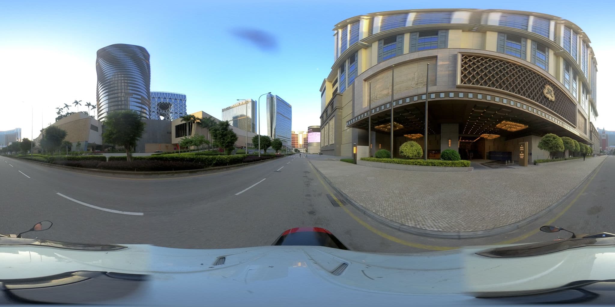 Street view near Londoner Court, São Lourenço — © joaocsampayo (CC BY-SA · Mapillary)