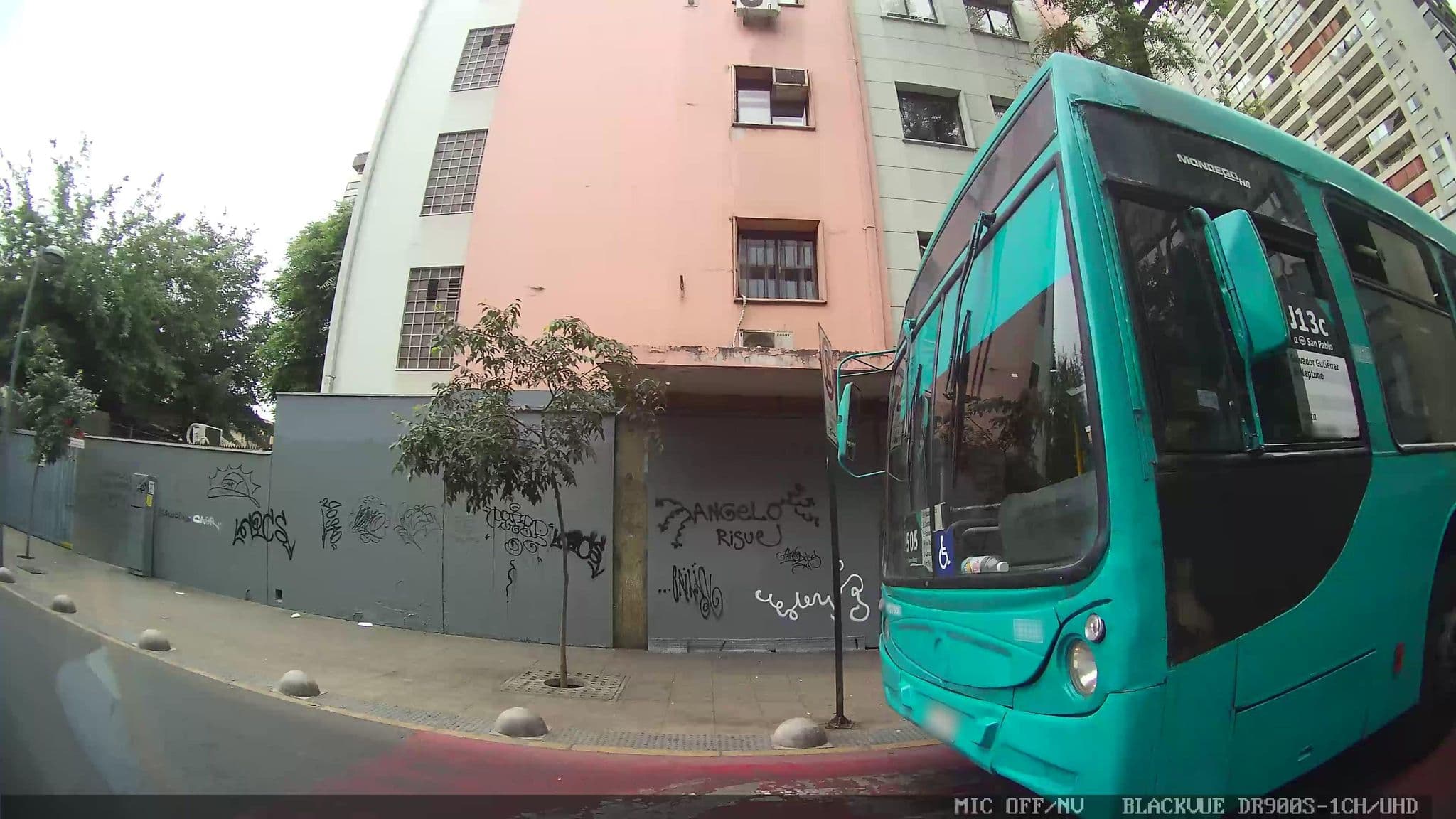 Street view near Bambu Motel, Santiago