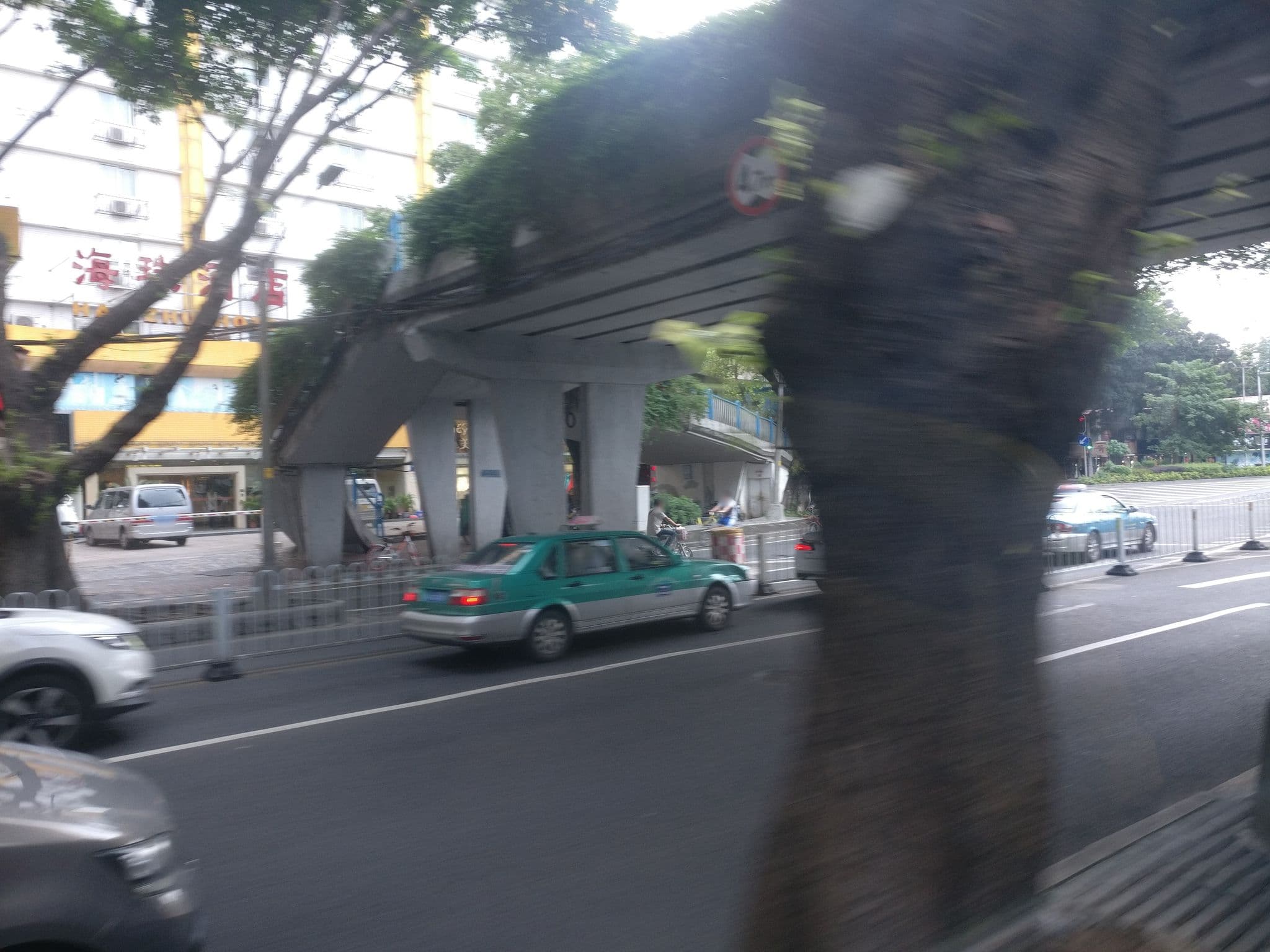 Street view near Haizhu Hotel, Guangzhou — © aleung (CC BY-SA · Mapillary)