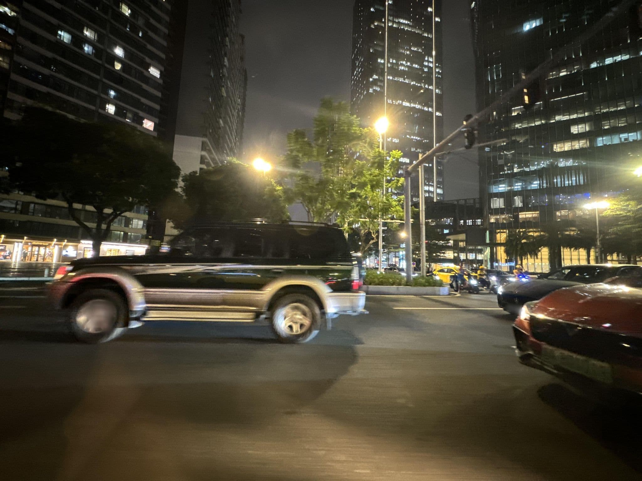 Street view near 朱美拉公寓, Guangzhou — © filipb (CC BY-SA · Mapillary)