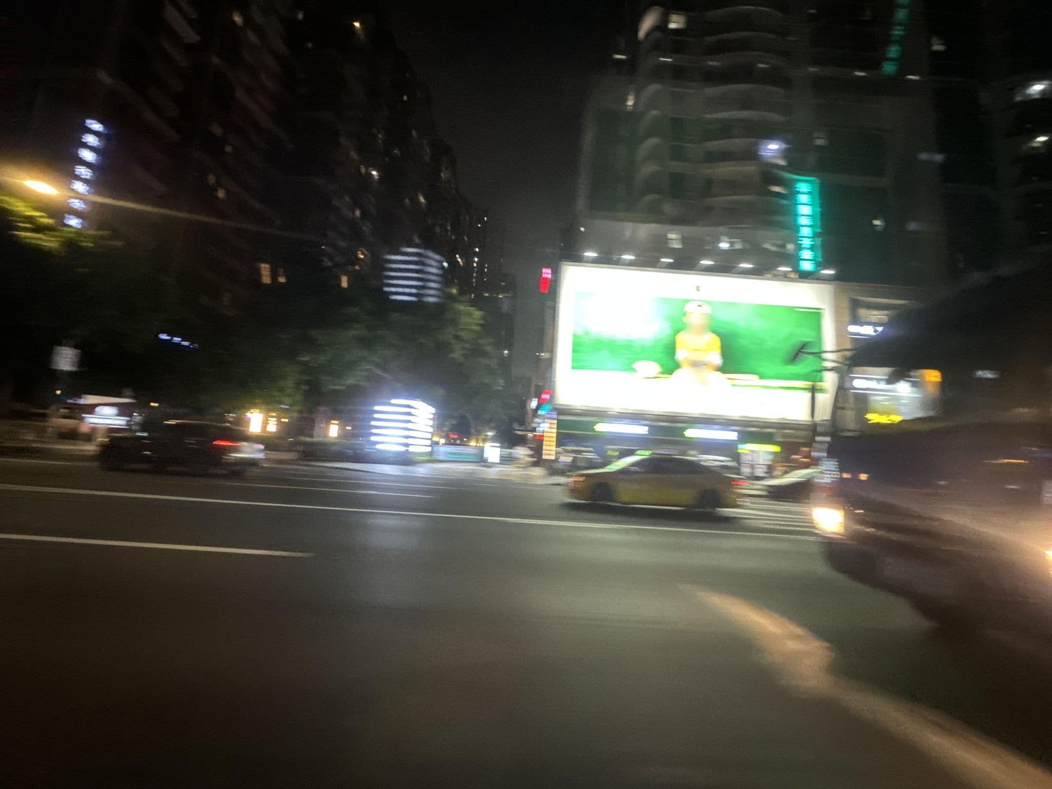 Street view near 丹顿行政公寓 Dan Executive Apartments, Guangzhou — © filipb (CC BY-SA · Mapillary)