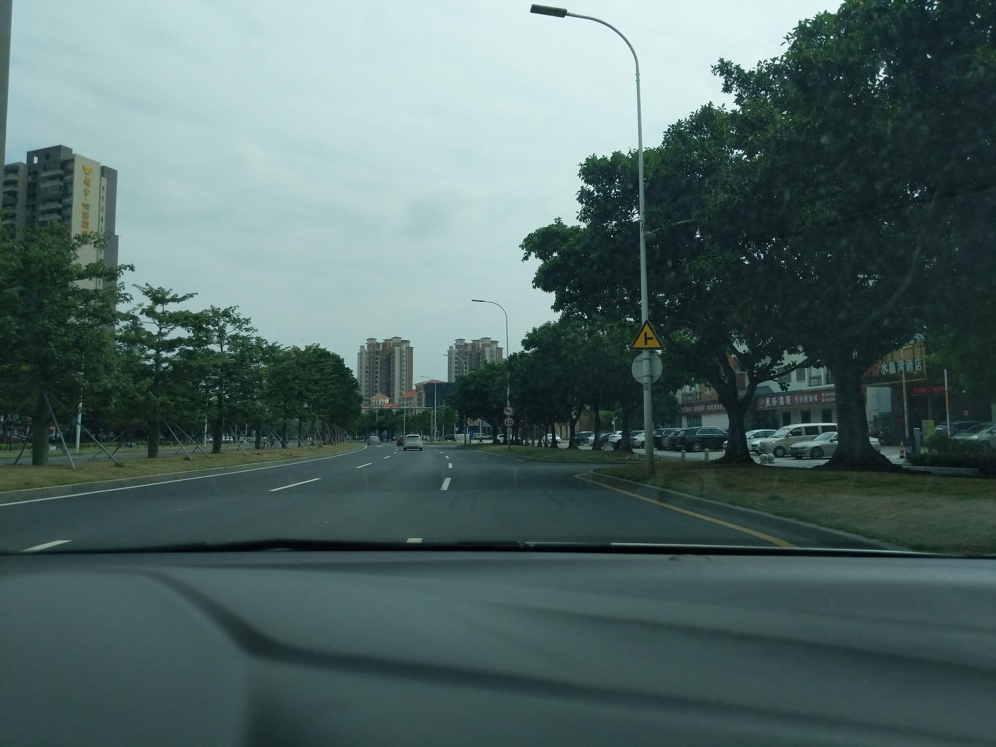 Street view near 海的城酒店, Humen — © skylinefox (CC BY-SA · Mapillary)