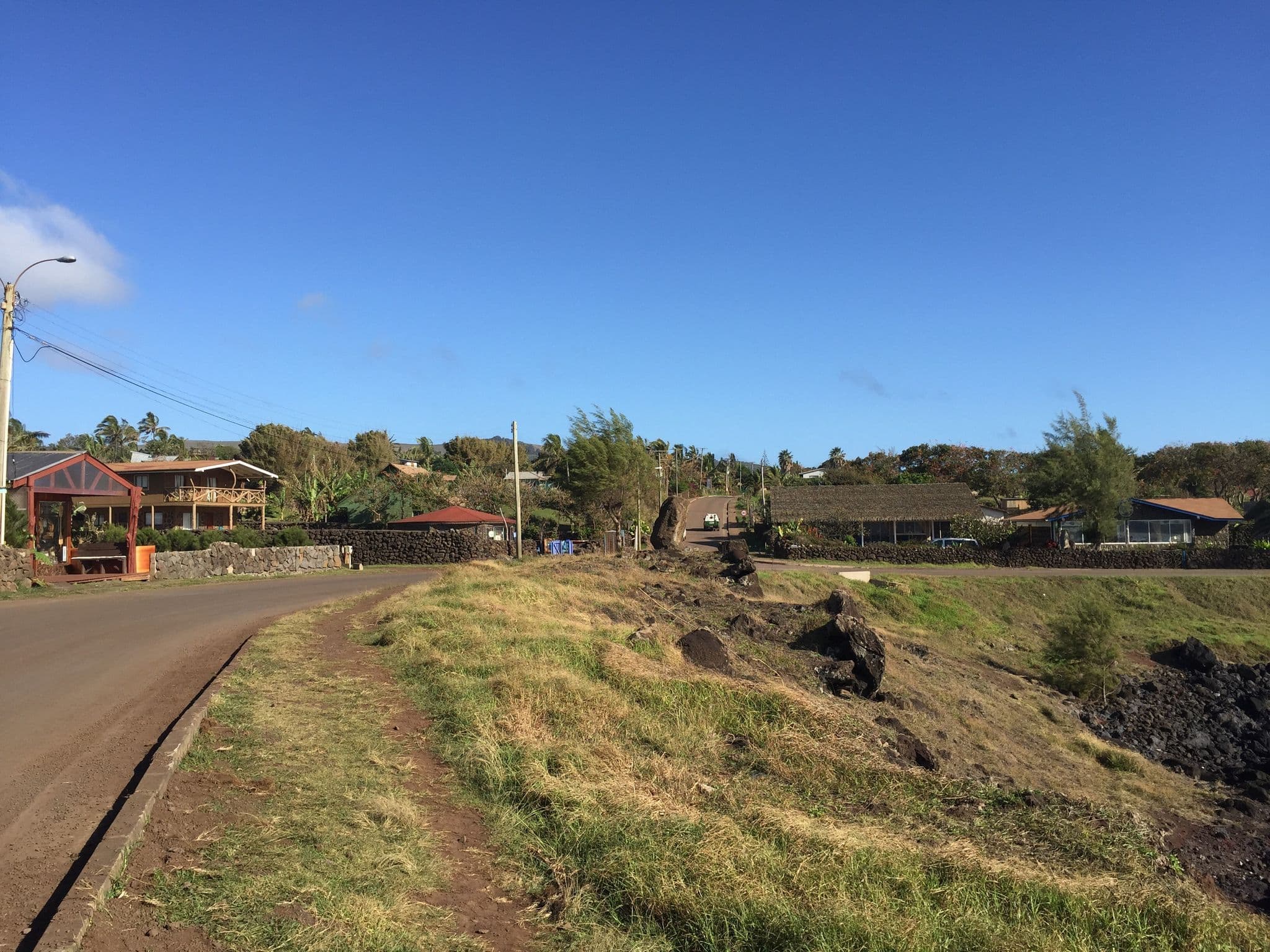 Street view near Cabañas ŋahu, Hanga Roa — © lyonwj (CC BY-SA · Mapillary)