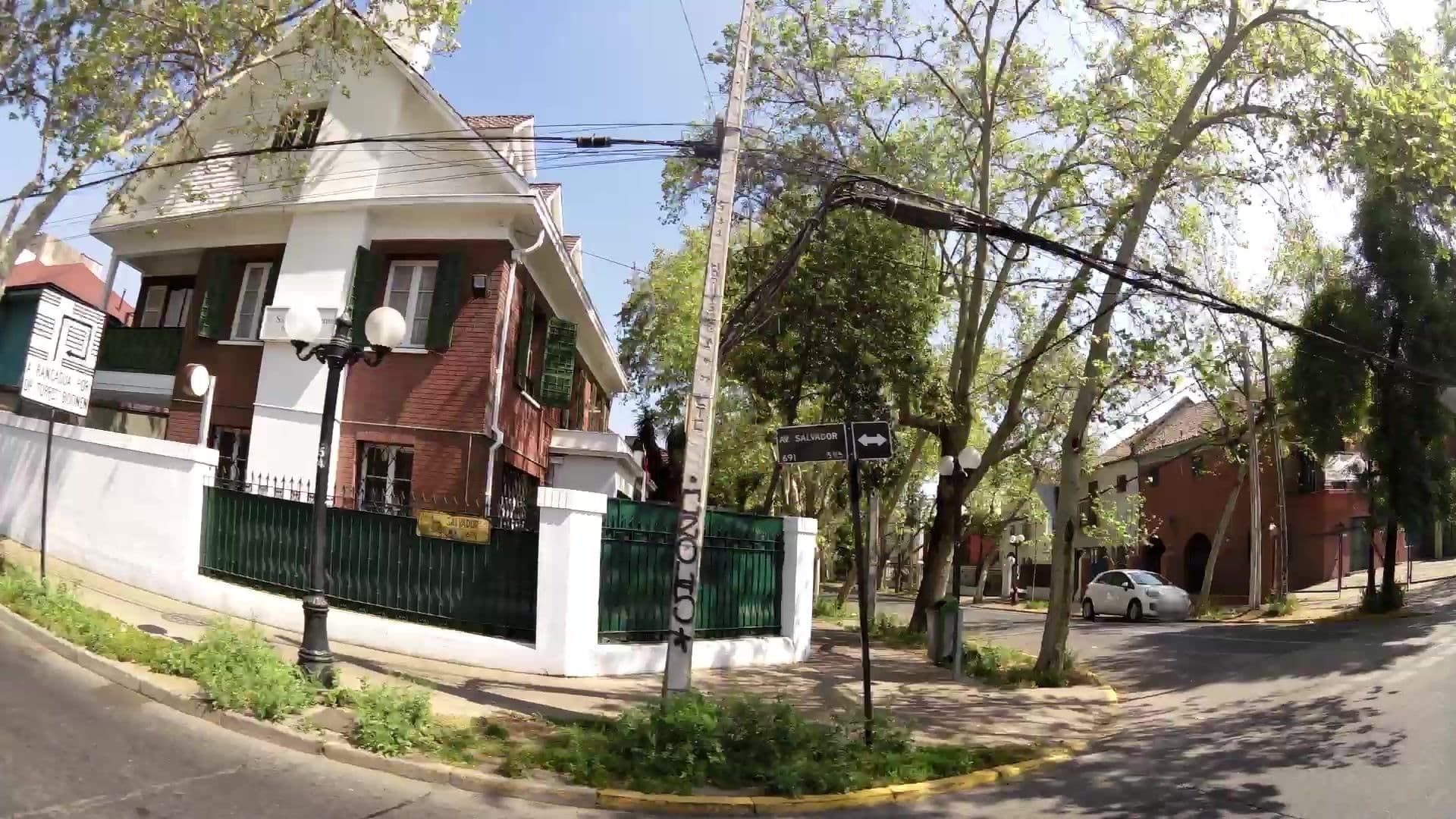 Street view near Salvador Hostal y Café, Santiago