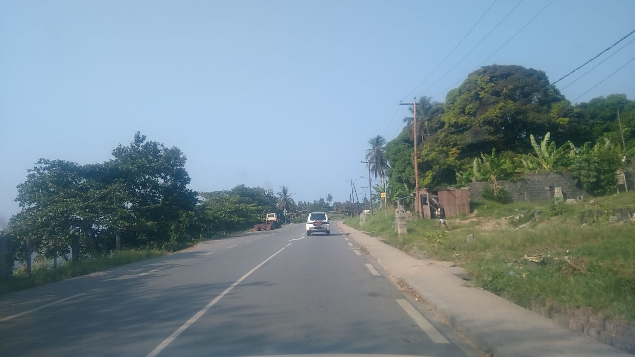 Street view near L'auberge des pécheurs, Kribi — © albingasparetto (CC BY-SA · Mapillary)