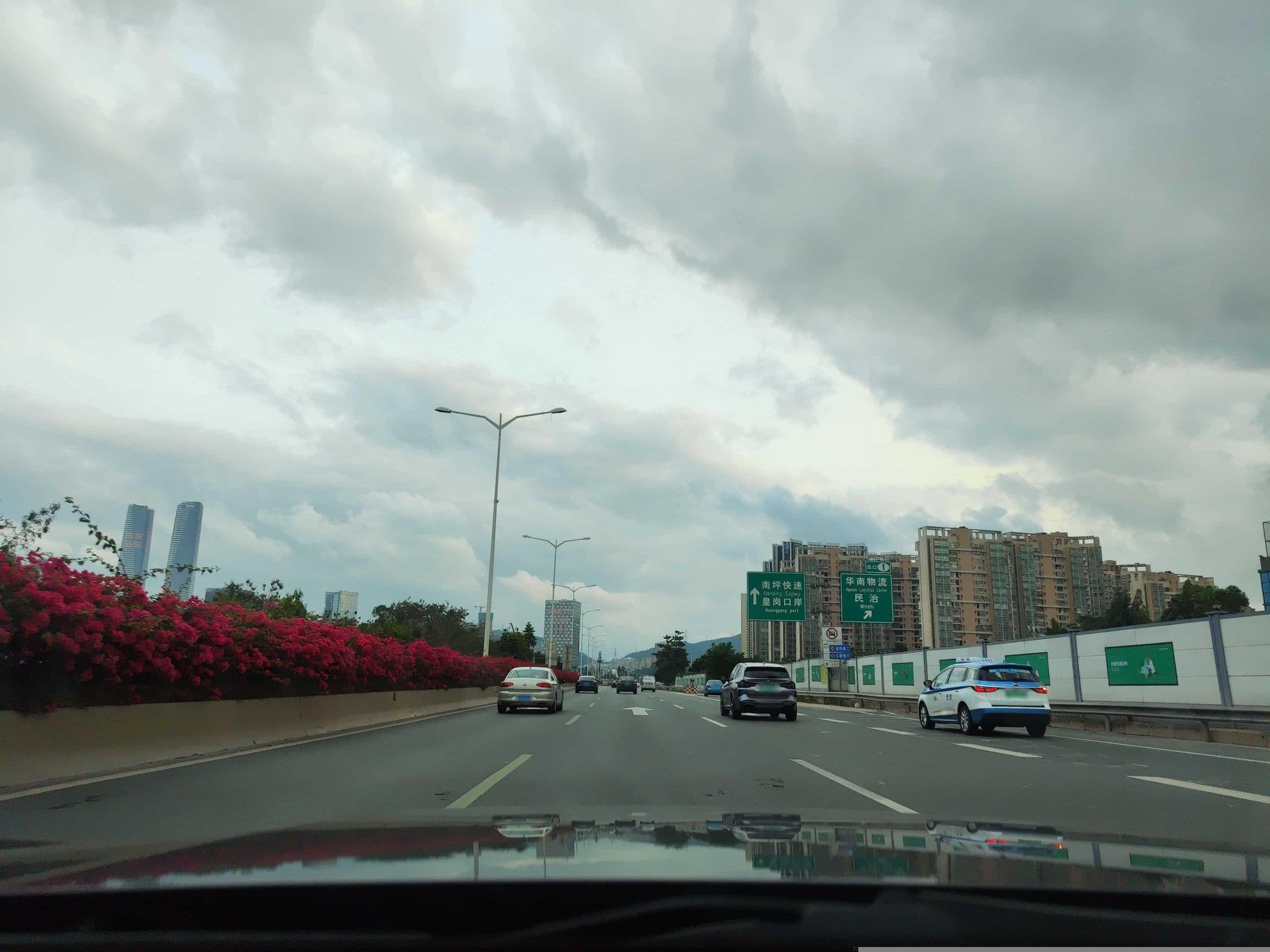 Street view near IH CAFE(民治店), Changlingpi — © Obanazawa_Kuri (CC BY-SA · Mapillary)