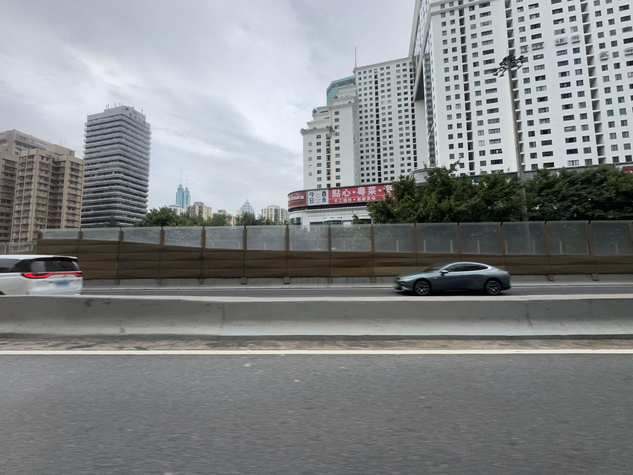 Street view near 深圳舒服家酒店 Shufujia Hotel, Luohu District — © filipb (CC BY-SA · Mapillary)