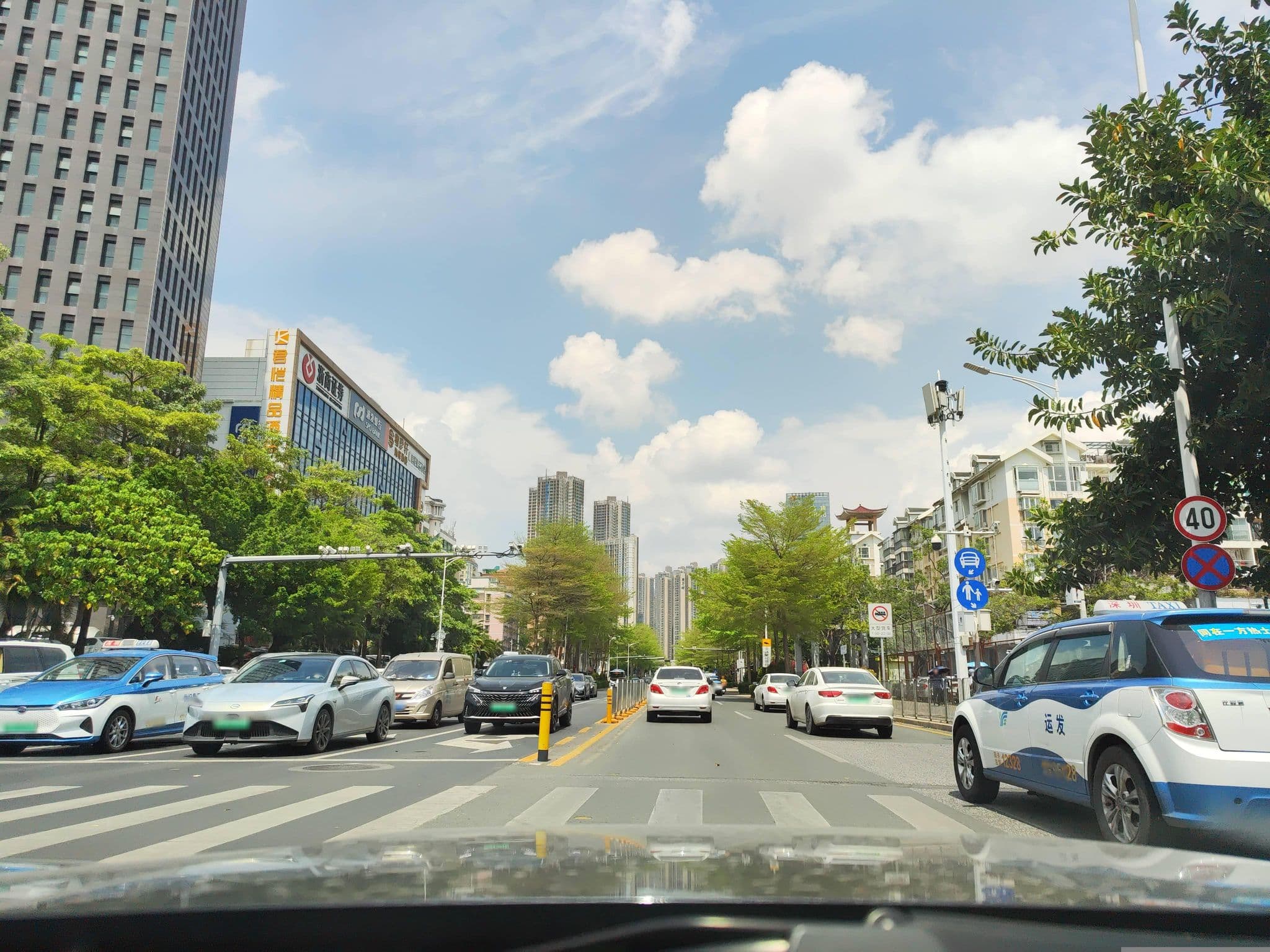 Street view near 惠友酒店, Changlingpi — © Obanazawa_Kuri (CC BY-SA · Mapillary)