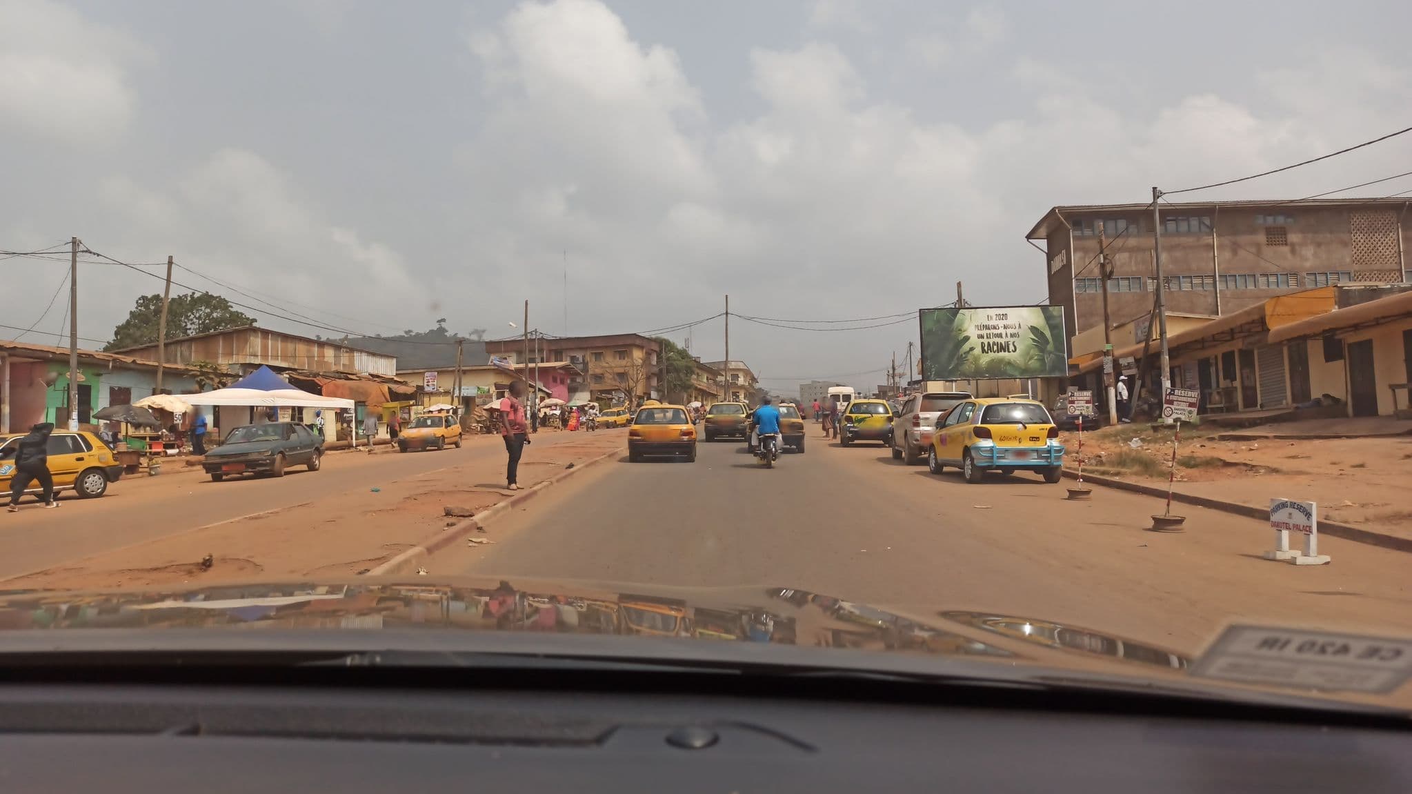 Street view near Dakotel Palace, Yaoundé