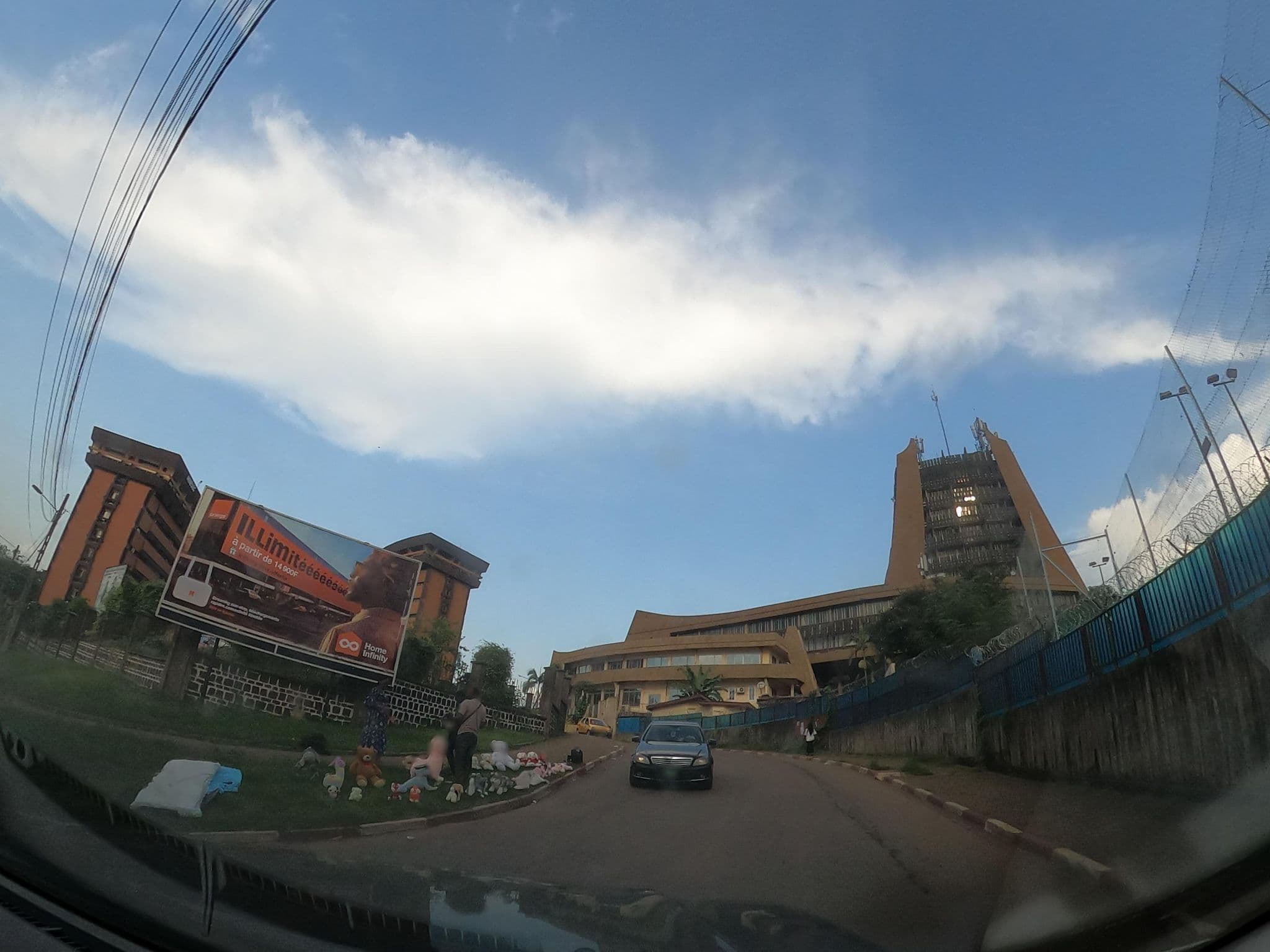 Street view near Hôtel des Députés, Yaoundé