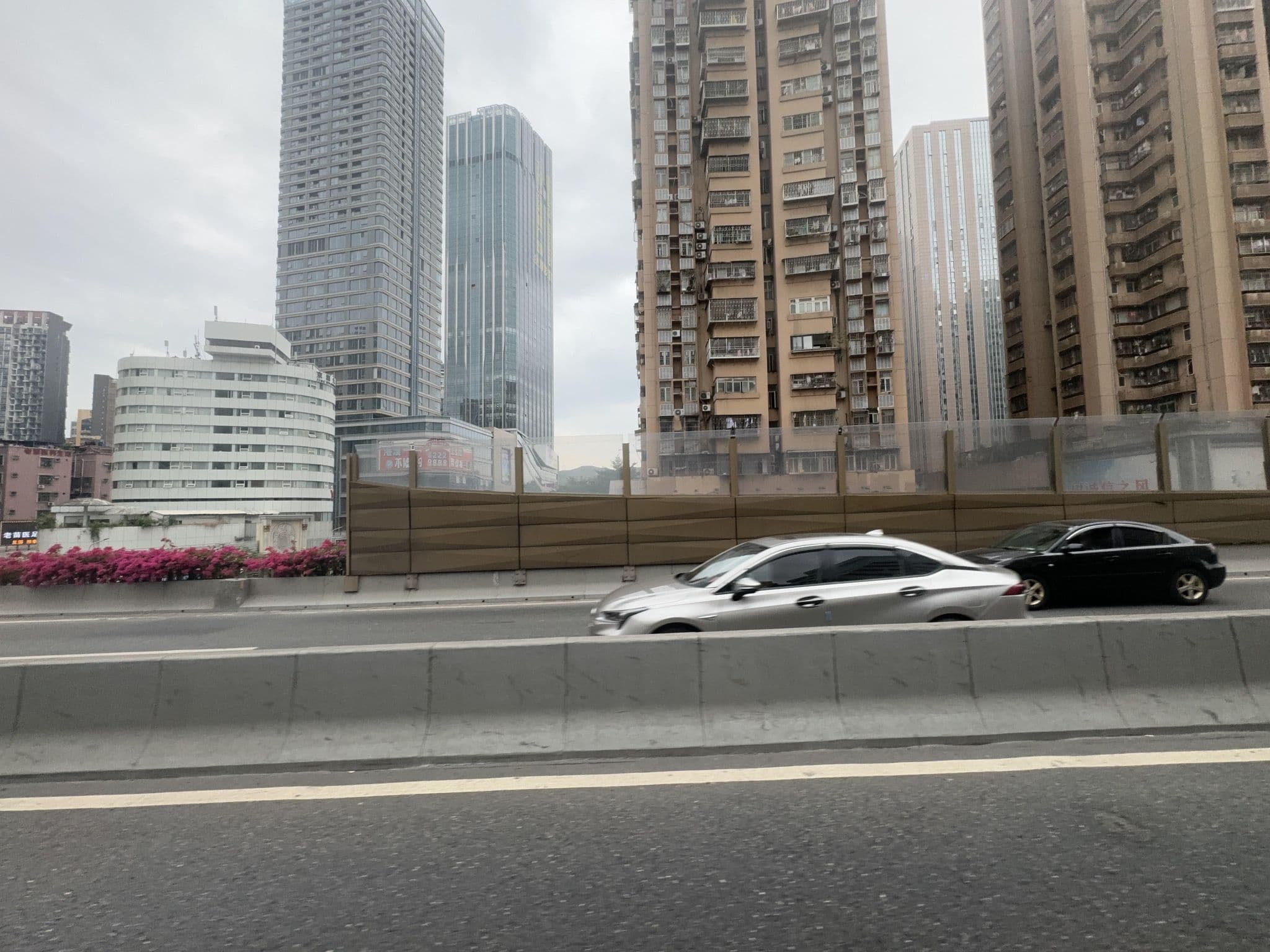 Street view near 深圳移家酒店公寓国贸店, Nanyuan Residential — © filipb (CC BY-SA · Mapillary)