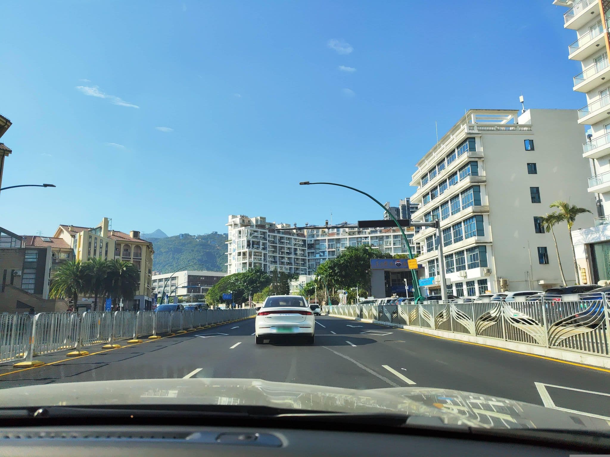 Street view near 芭堤雅酒店 Pattaya Hotel Shenzhen, Longgang — © Obanazawa_Kuri (CC BY-SA · Mapillary)