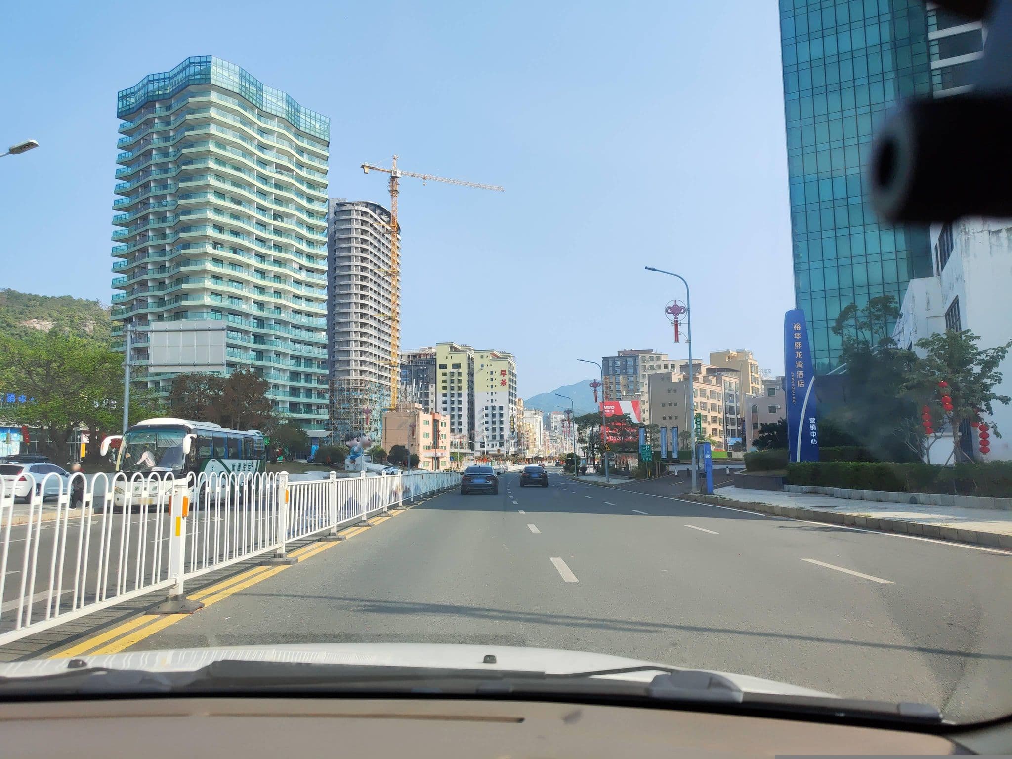 Street view near 惠州巽寮湾凤池岛龙鹏度假公寓, Danshui — © Obanazawa_Kuri (CC BY-SA · Mapillary)