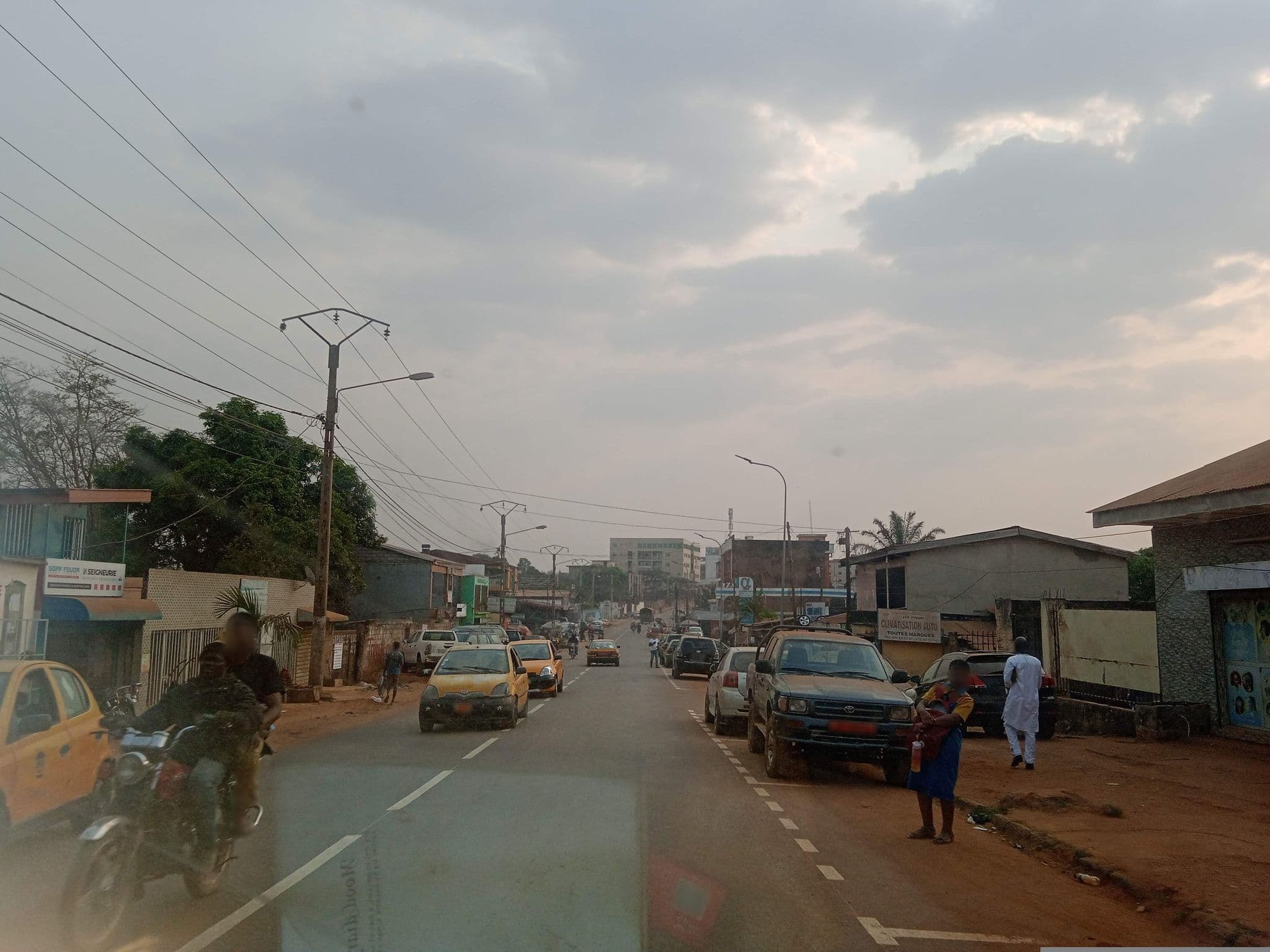 Street view near Hotel Meli Melo Sarl, Yaoundé