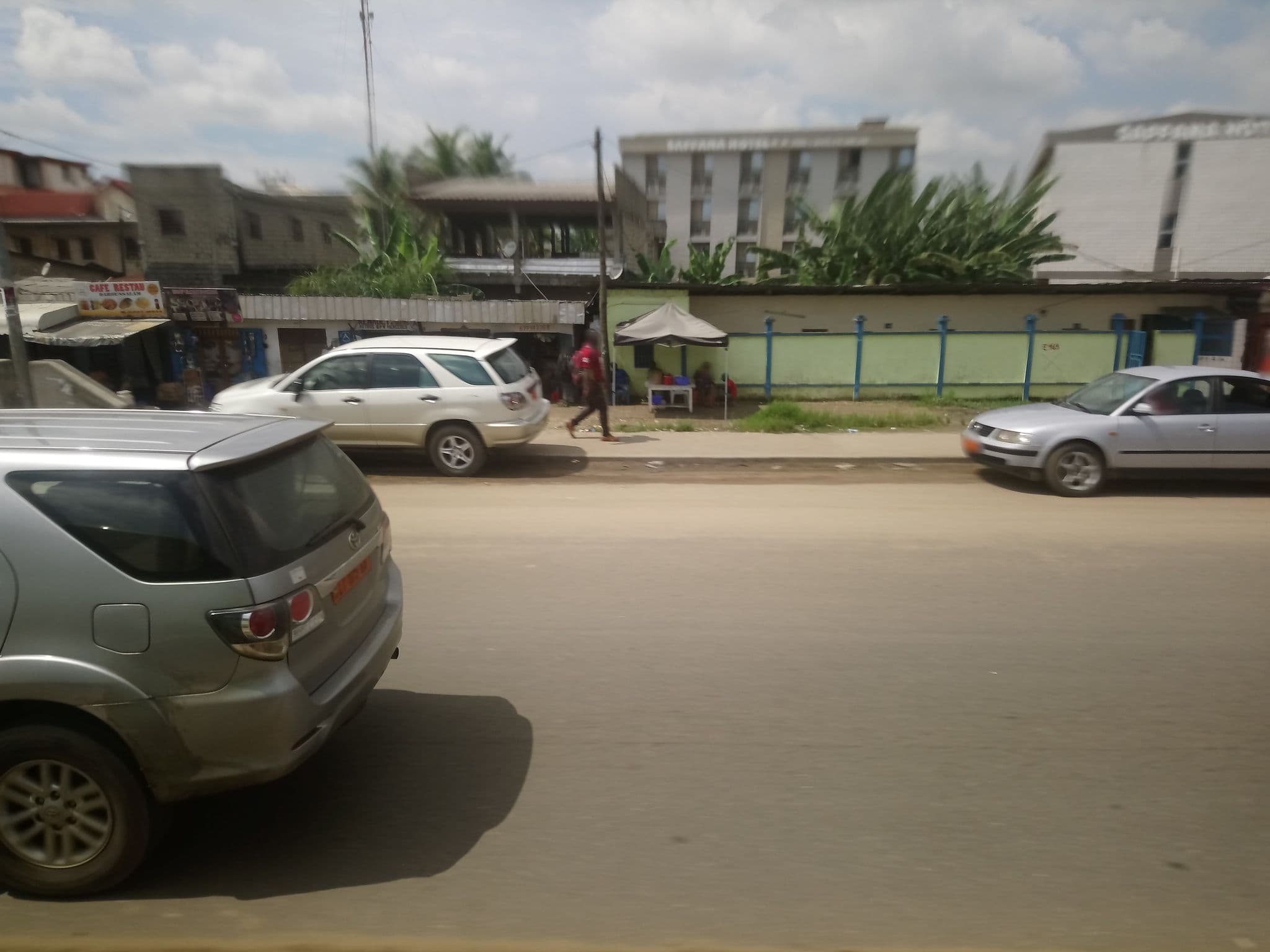 Street view near Saffana Hotel, Douala — © jeanfrancis (CC BY-SA · Mapillary)