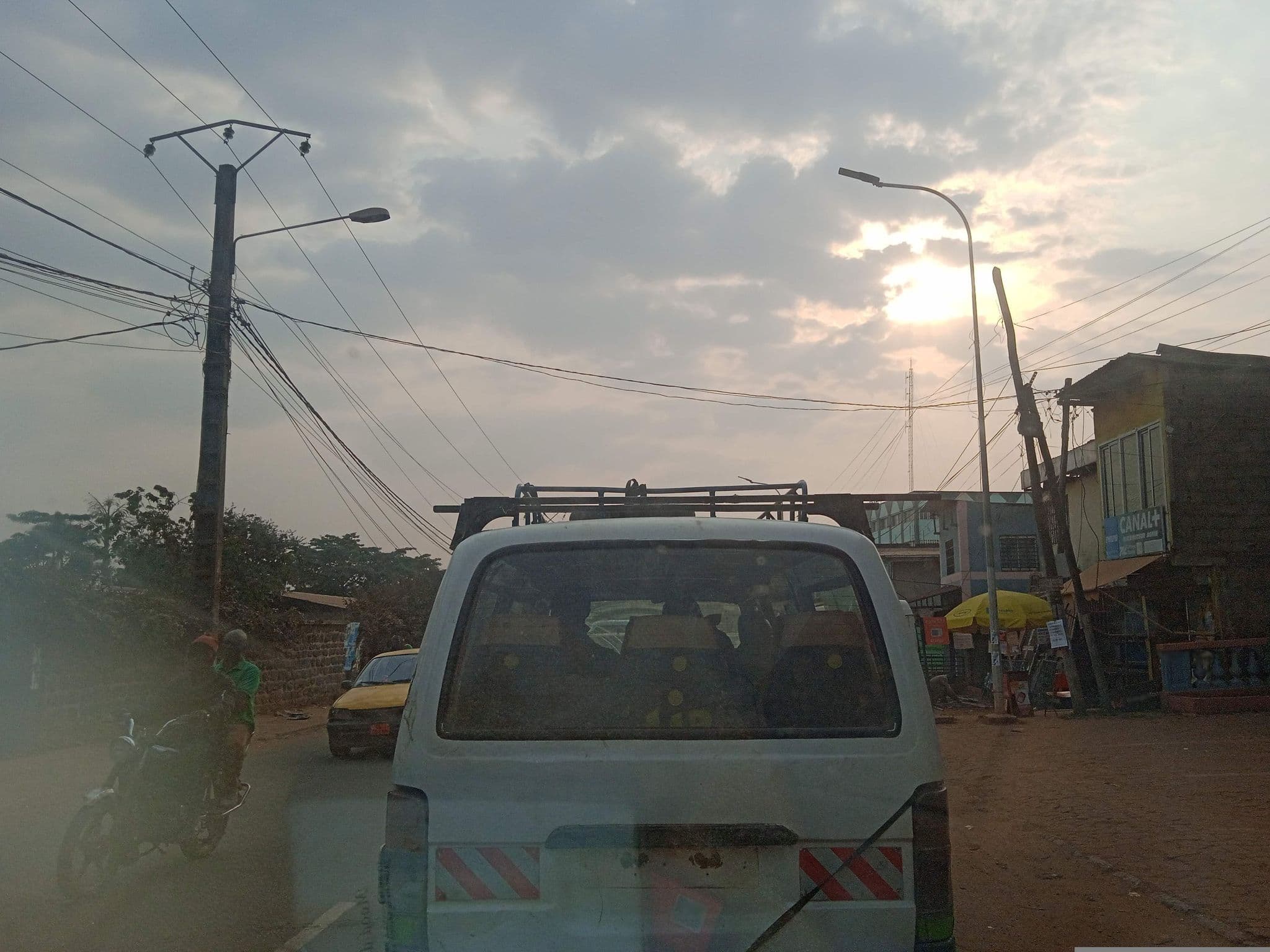 Street view near Hôtel Jouvence 2000, Yaoundé