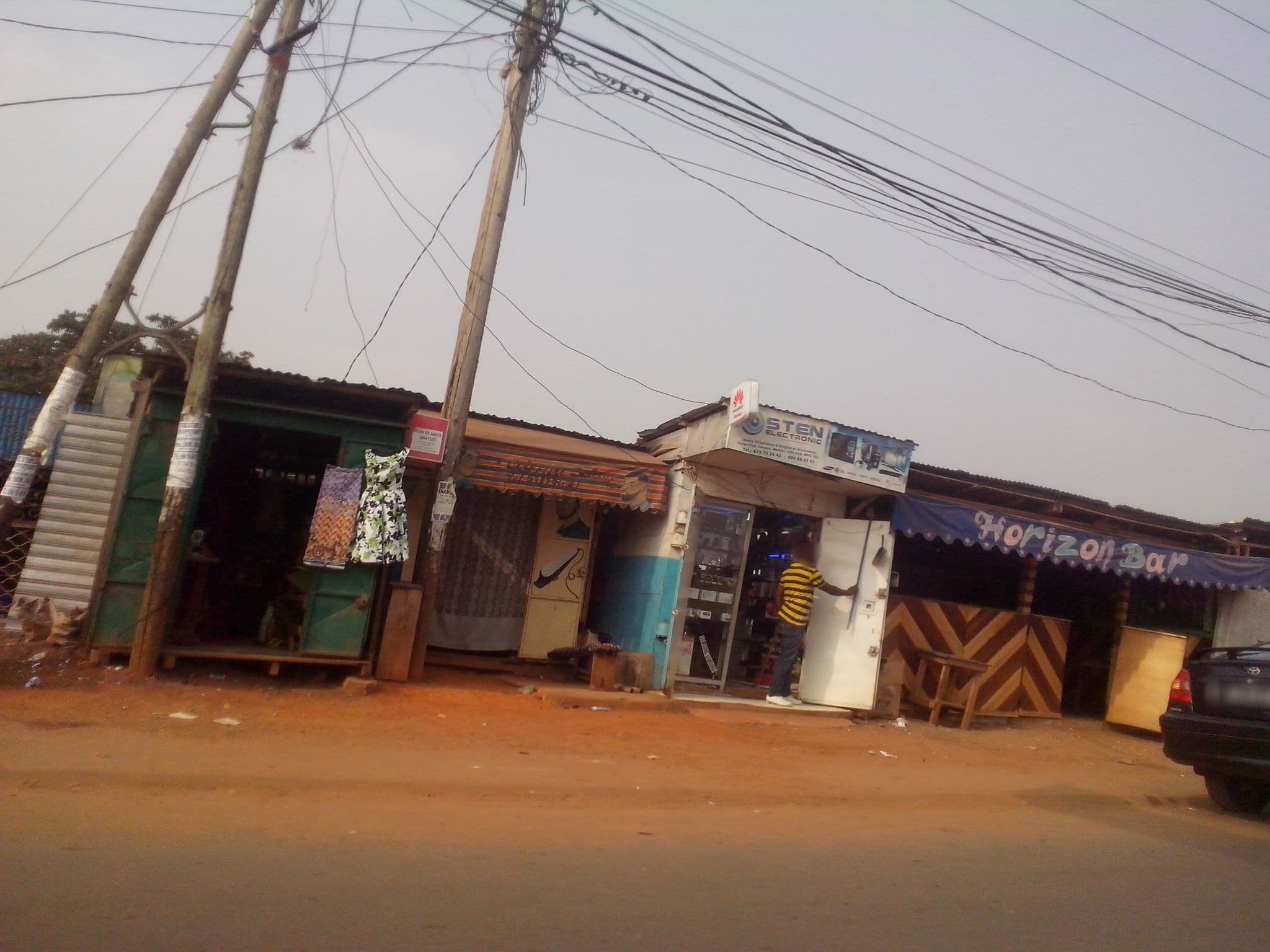 Street view near HOTEL GUIDO PALACE, Yaoundé