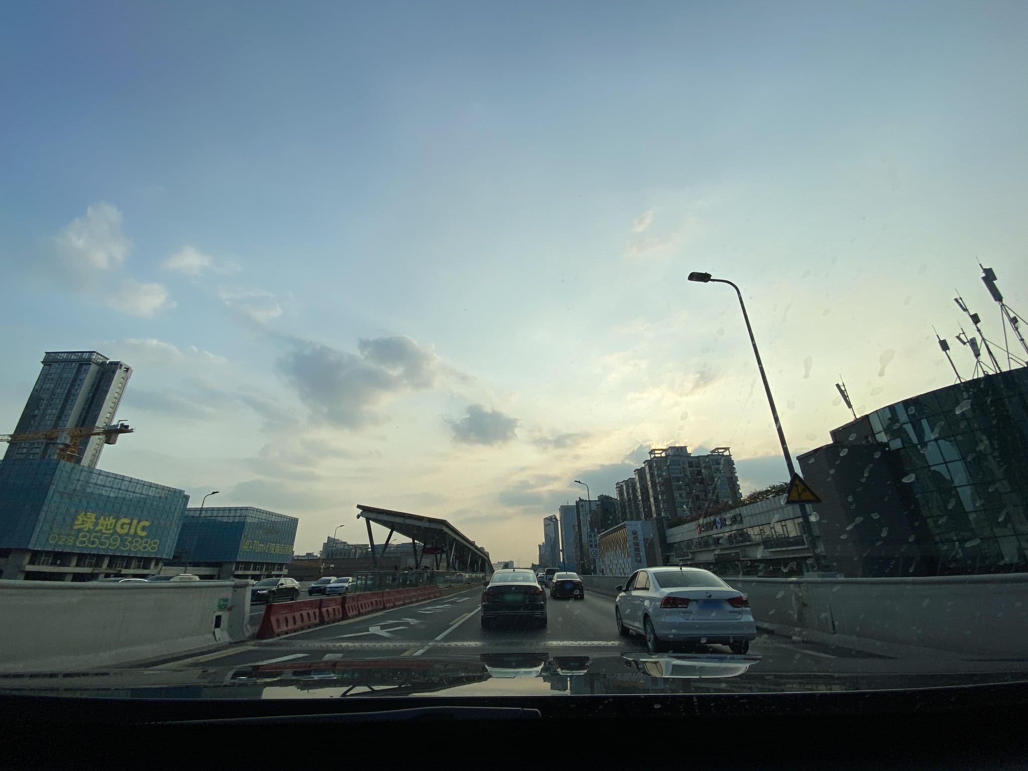 Street view near 汉庭成都四川大学酒店, Chengdu — © adirricor (CC BY-SA · Mapillary)