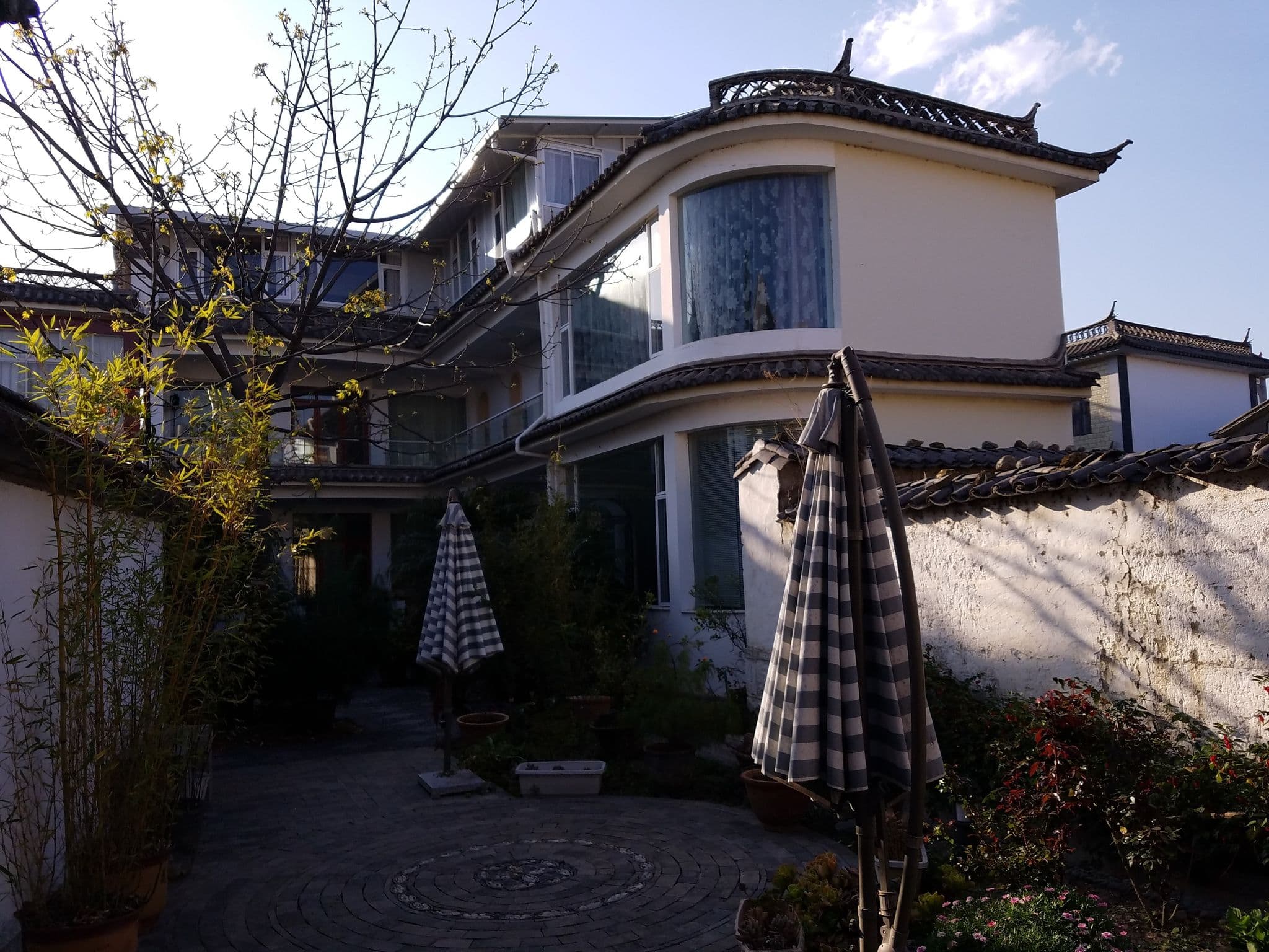 Street view near Dali Garden B&B, Wanqiao Zhen — © gerardb (CC BY-SA · Mapillary)