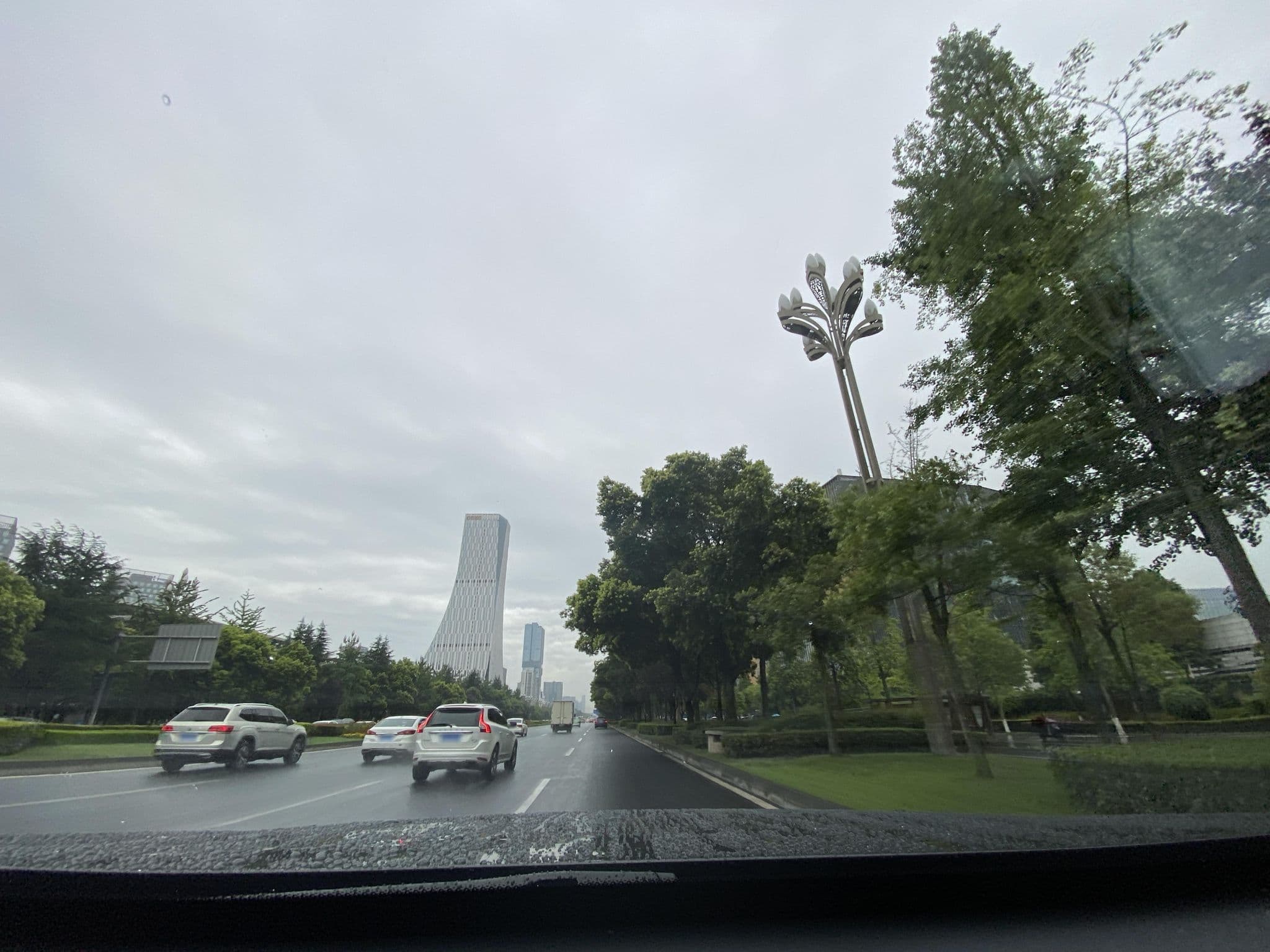 Street view near 蓉城时代酒店公寓, Chengdu — © adirricor (CC BY-SA · Mapillary)