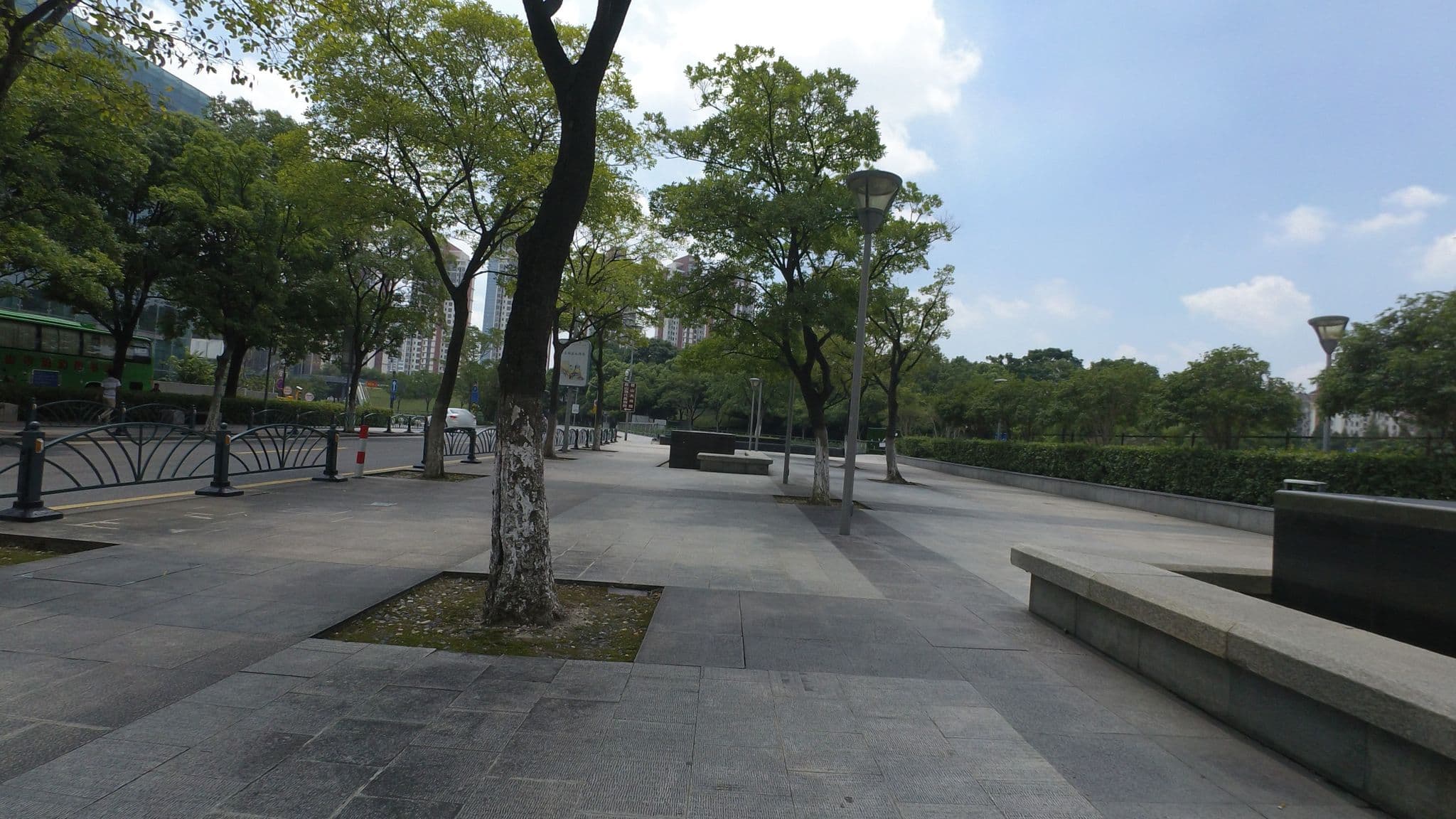 Street view near Swissotel, Kunshan — © schulf (CC BY-SA · Mapillary)