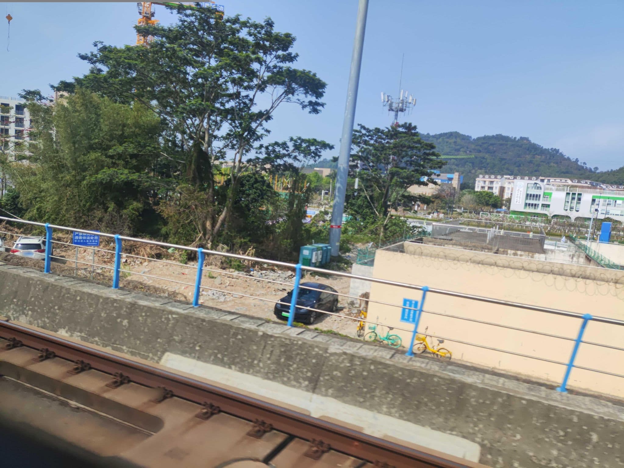 Street view near 悠然Crazy连锁公寓（唐家湾轻轨站店）, Zhuhai — © Segment3464 (CC BY-SA · Mapillary)
