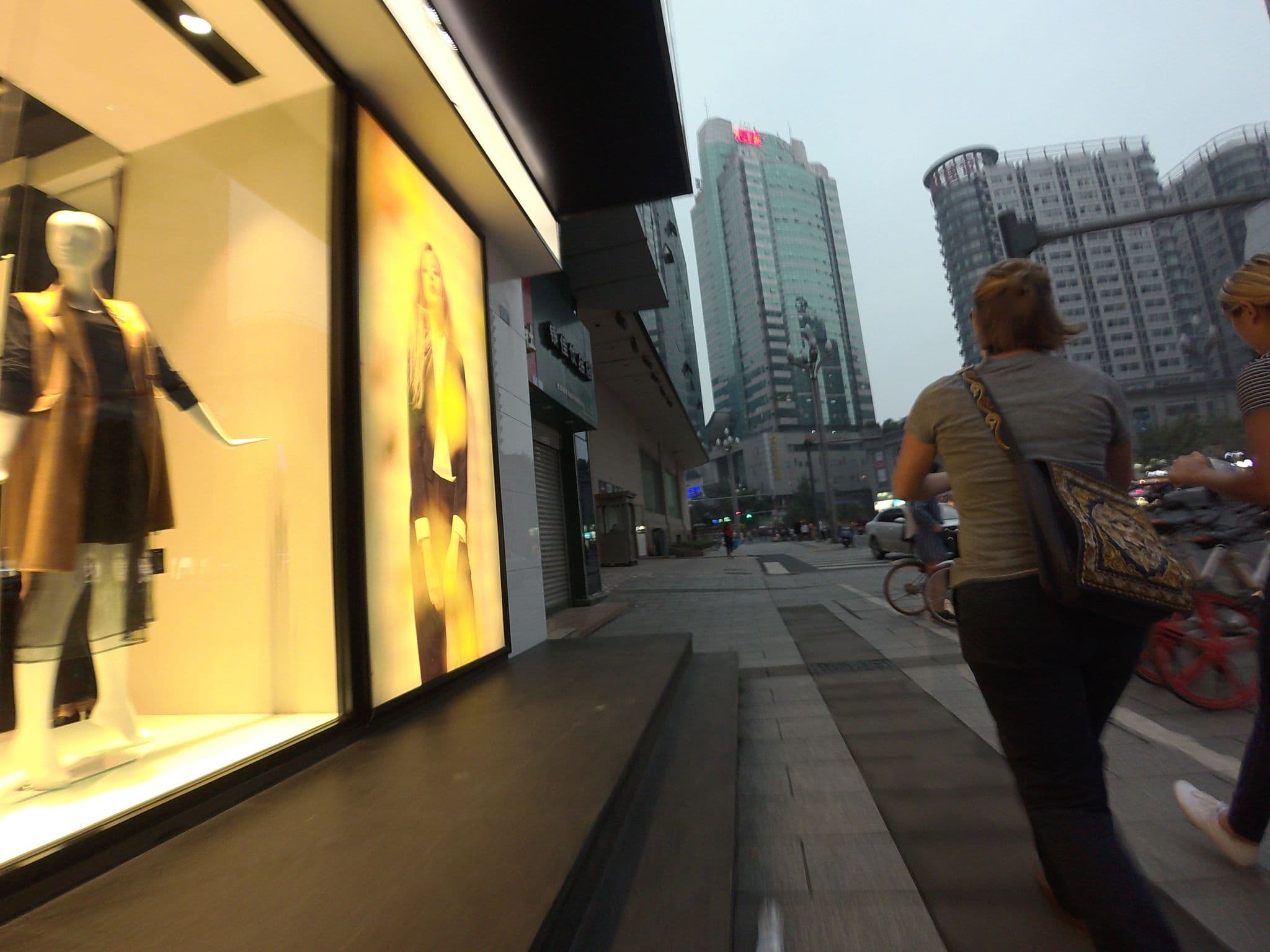 Street view near 7天酒店, Chengdu — © mapeadora (CC BY-SA · Mapillary)