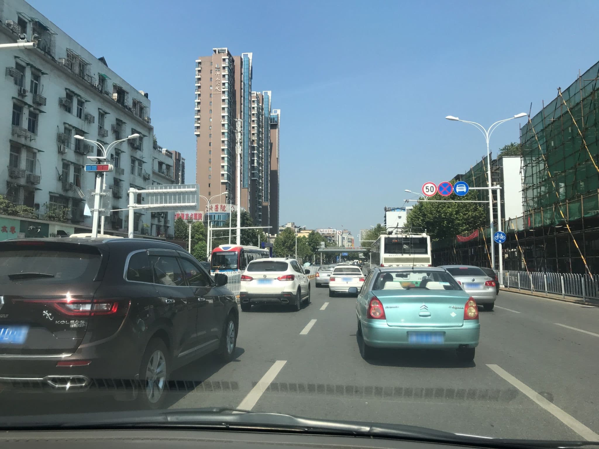 Street view near 纽宾凯新航酒店, Wuhan — © jqka (CC BY-SA · Mapillary)