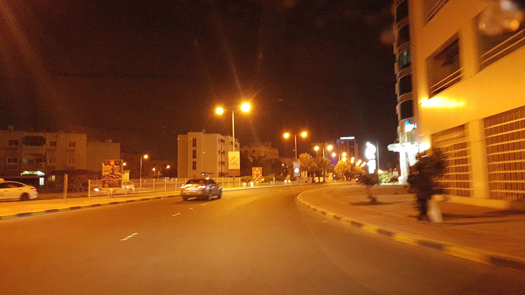 Street view near ibis Seef Manama, Sanābis — © cheshirecat (CC BY-SA · Mapillary)