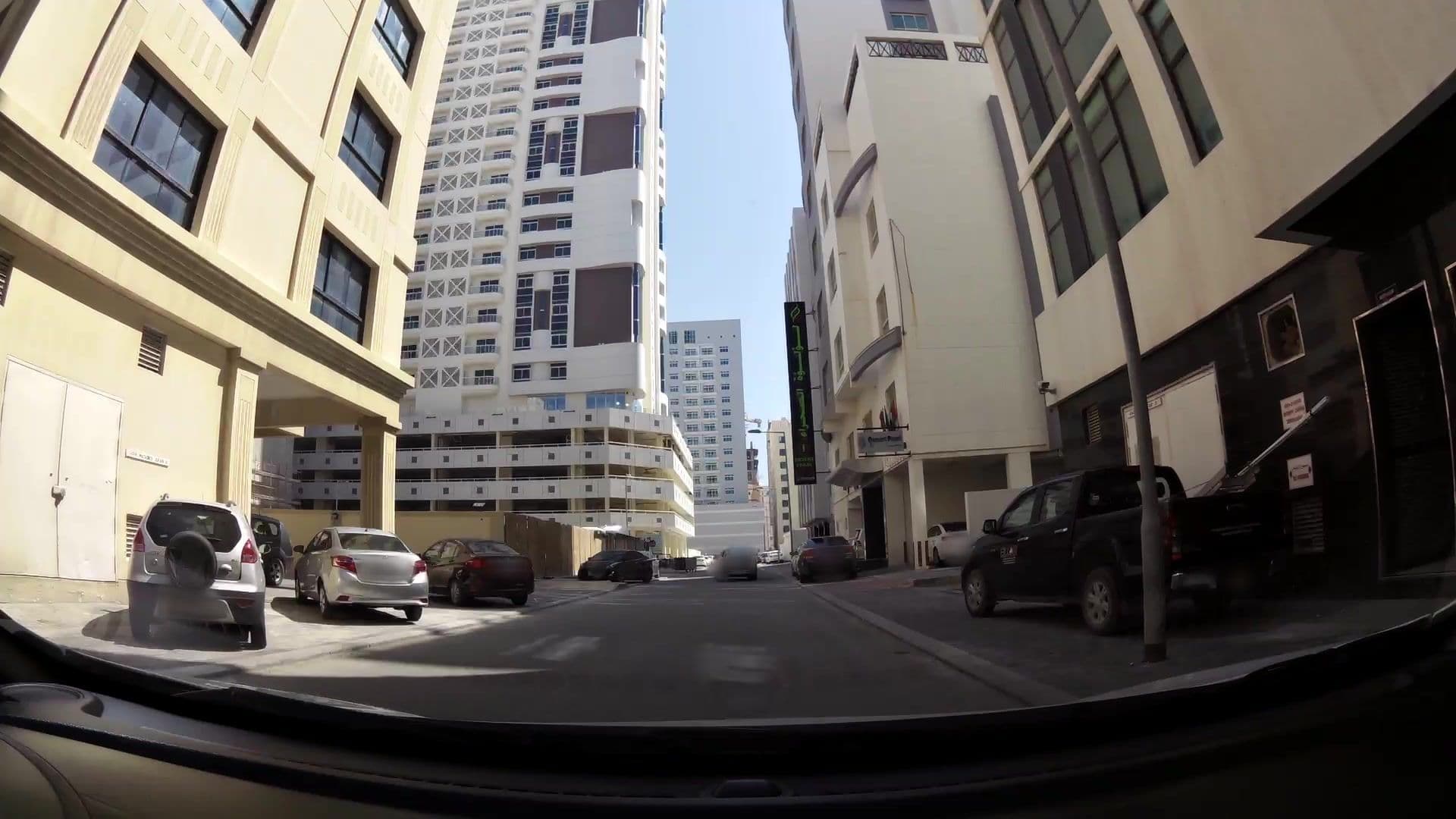Street view near Desert Pearl, Manama — © kaartcam (CC BY-SA · Mapillary)