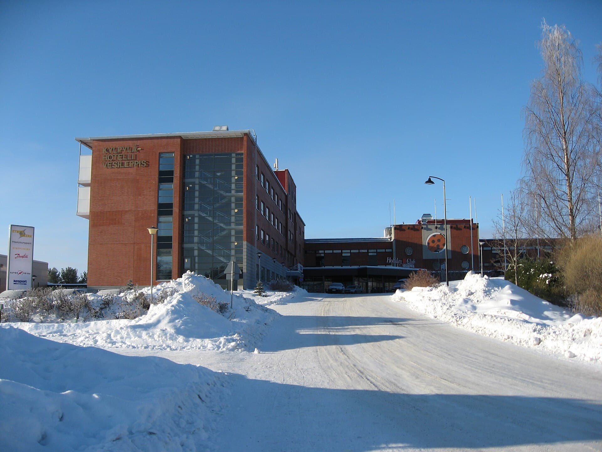 Sport & Spa Hotel Vesileppis (via Wikimedia Commons, CC BY 3.0)