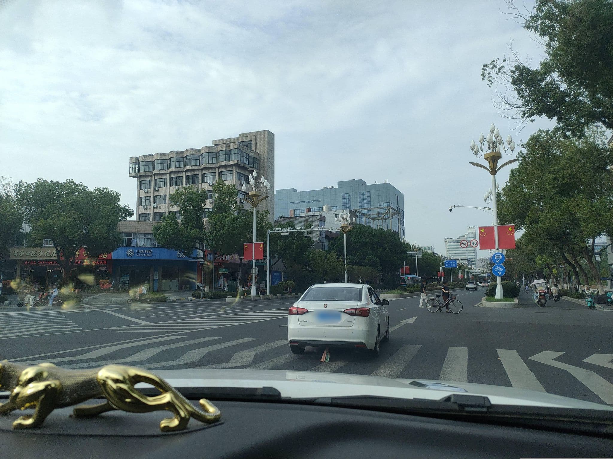 Street view near 南京溧水区福隆宾馆, Xiaolingwei — © yzuio (CC BY-SA · Mapillary)