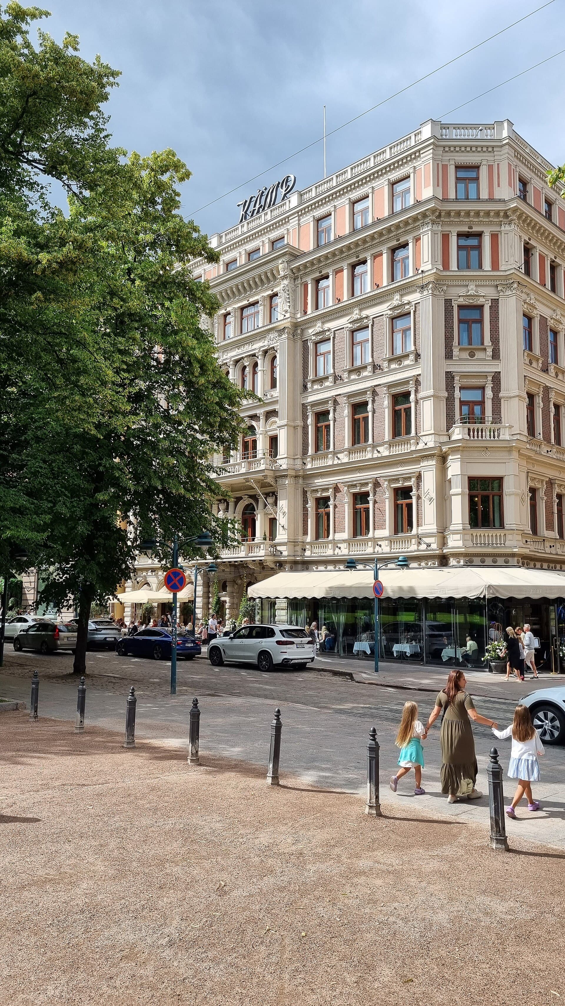 Hotel Kämp (via Wikimedia Commons, CC BY-SA 4.0)