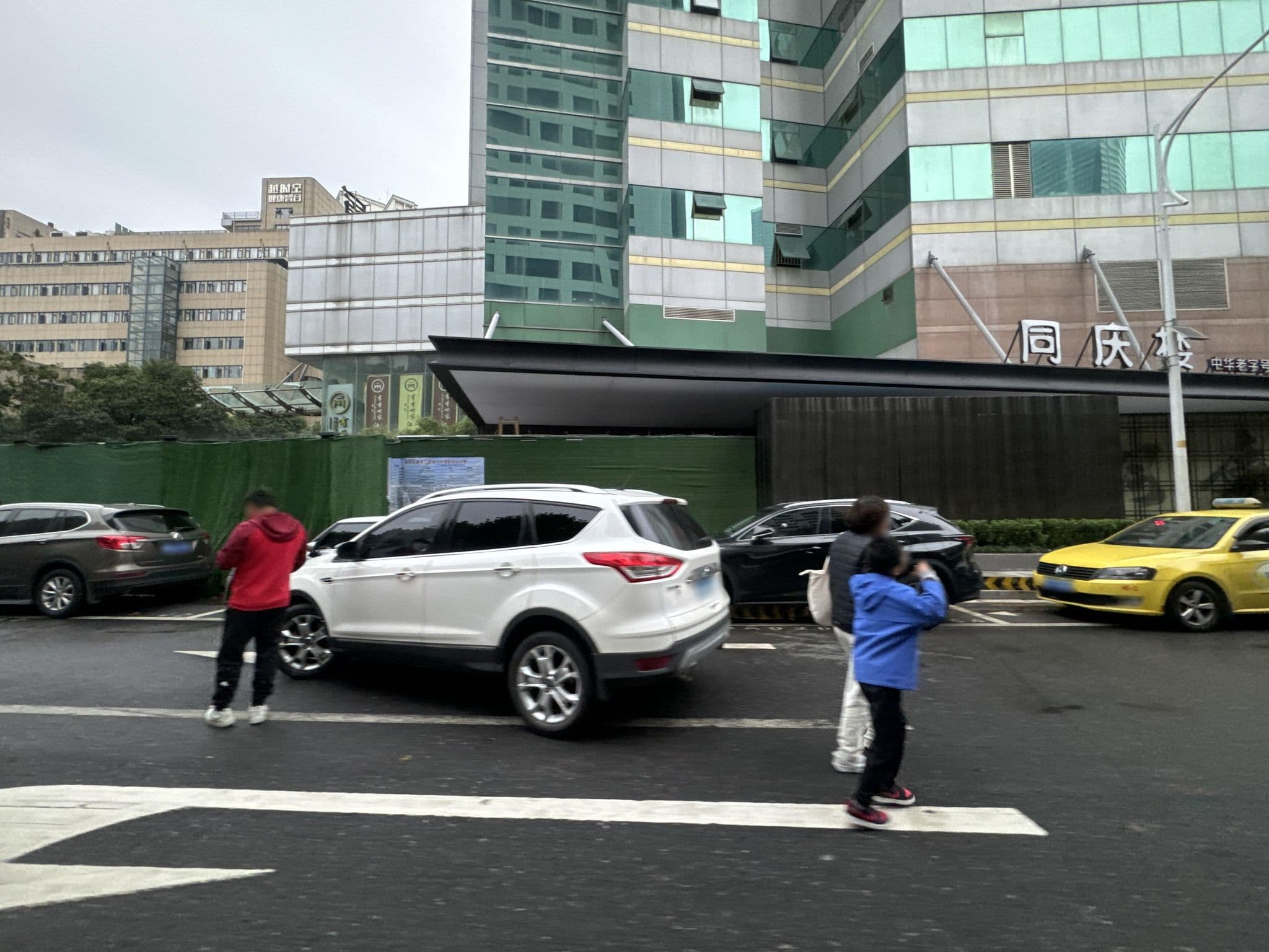 Street view near 南京书香世家酒店|SCHOTEL, Nanjing — © filipb (CC BY-SA · Mapillary)