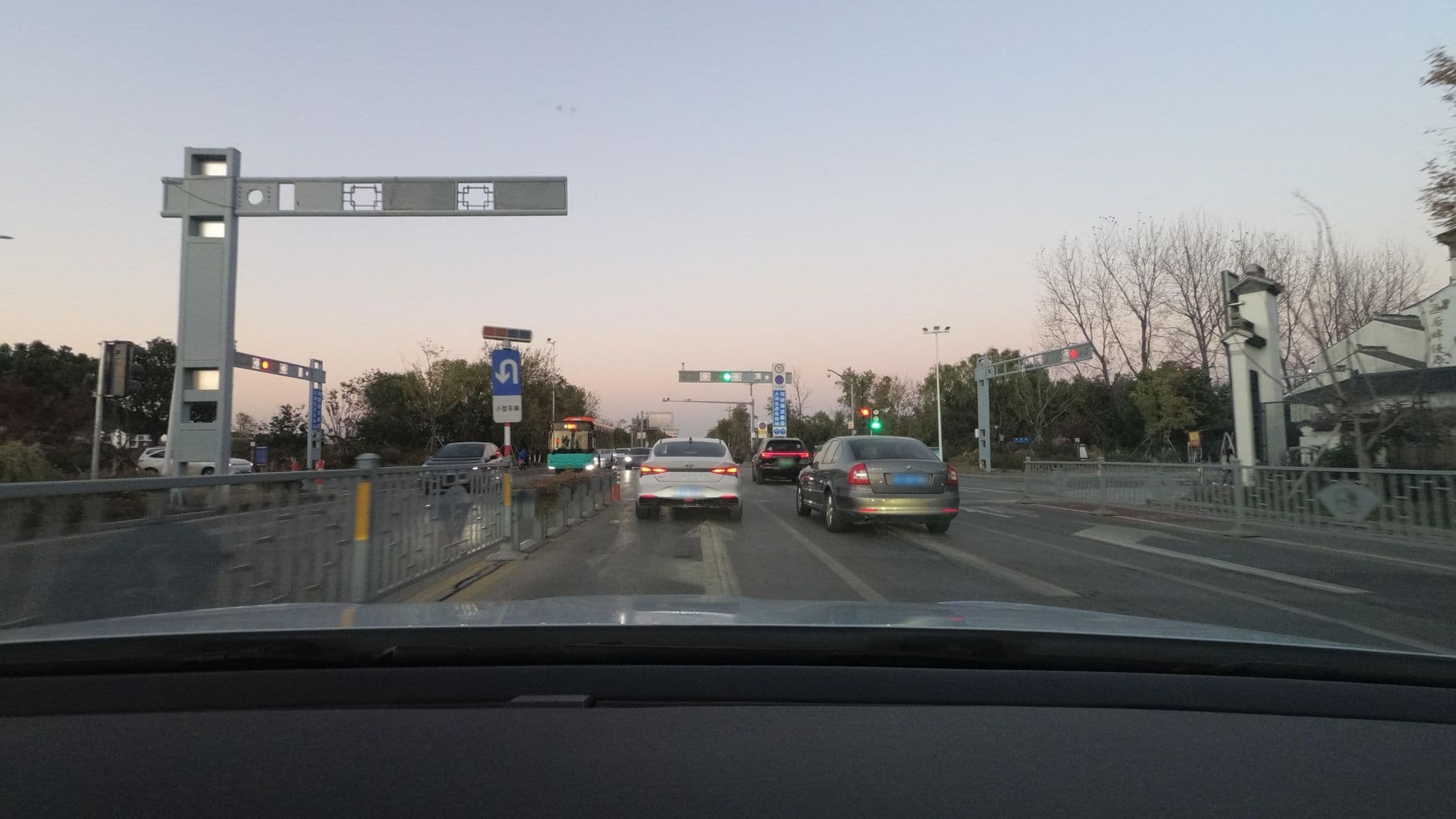 Street view near 时光里·山余设计师精品花园度假酒店, Mudu — © recklessxpy (CC BY-SA · Mapillary)