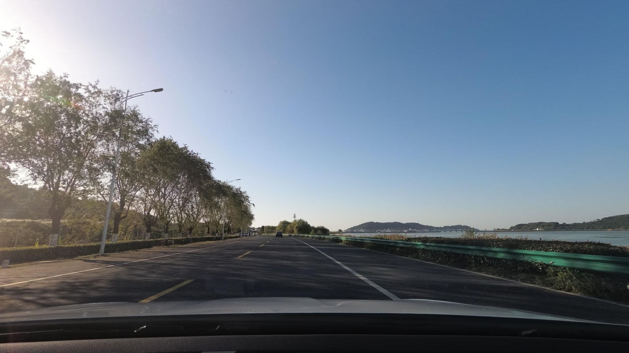 Street view near Between the lake and the mountain, Mudu — © recklessxpy (CC BY-SA · Mapillary)