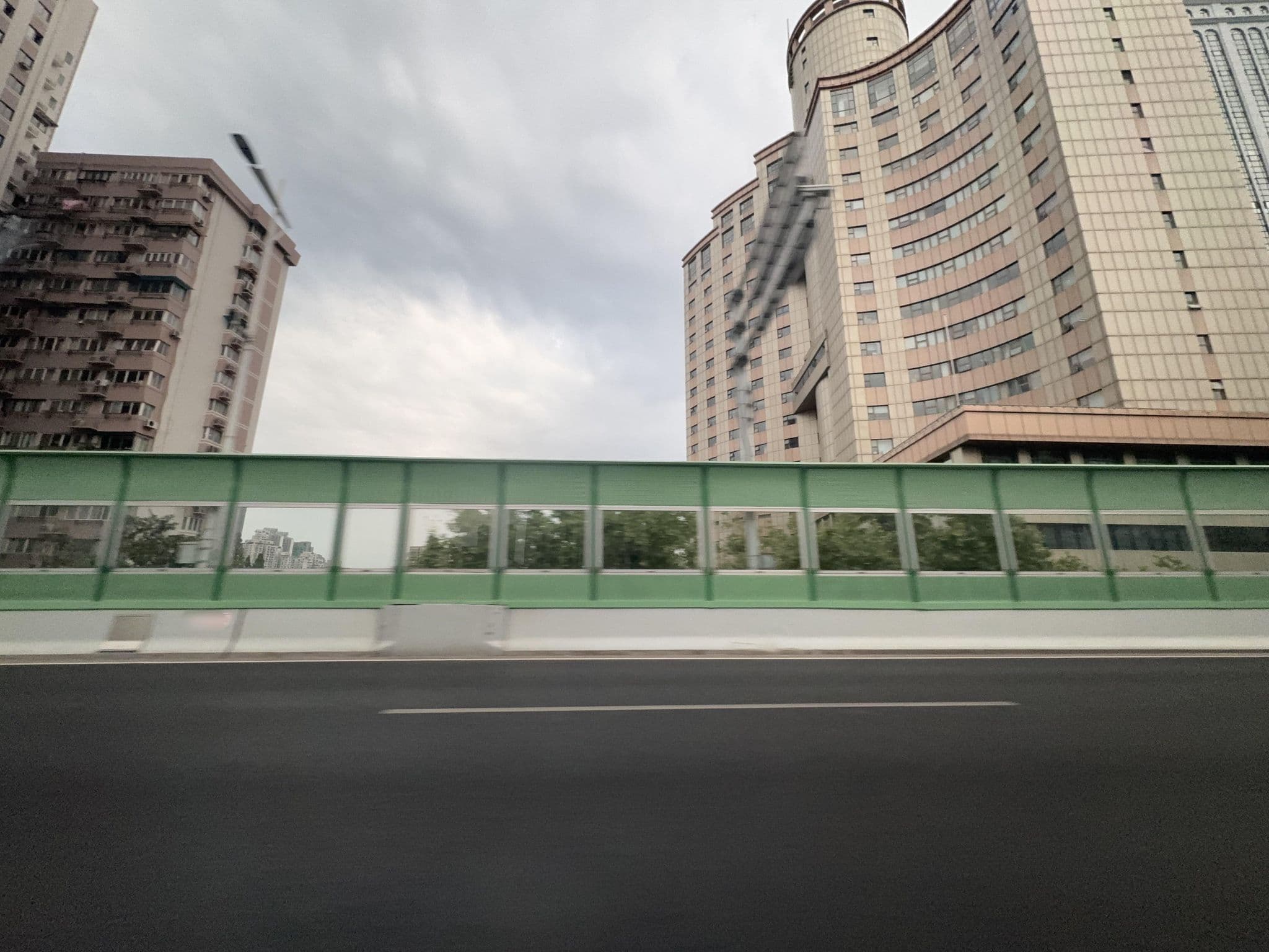Street view near 上海玲珑宾馆@shanghai Ling Long, Changning — © filipb (CC BY-SA · Mapillary)