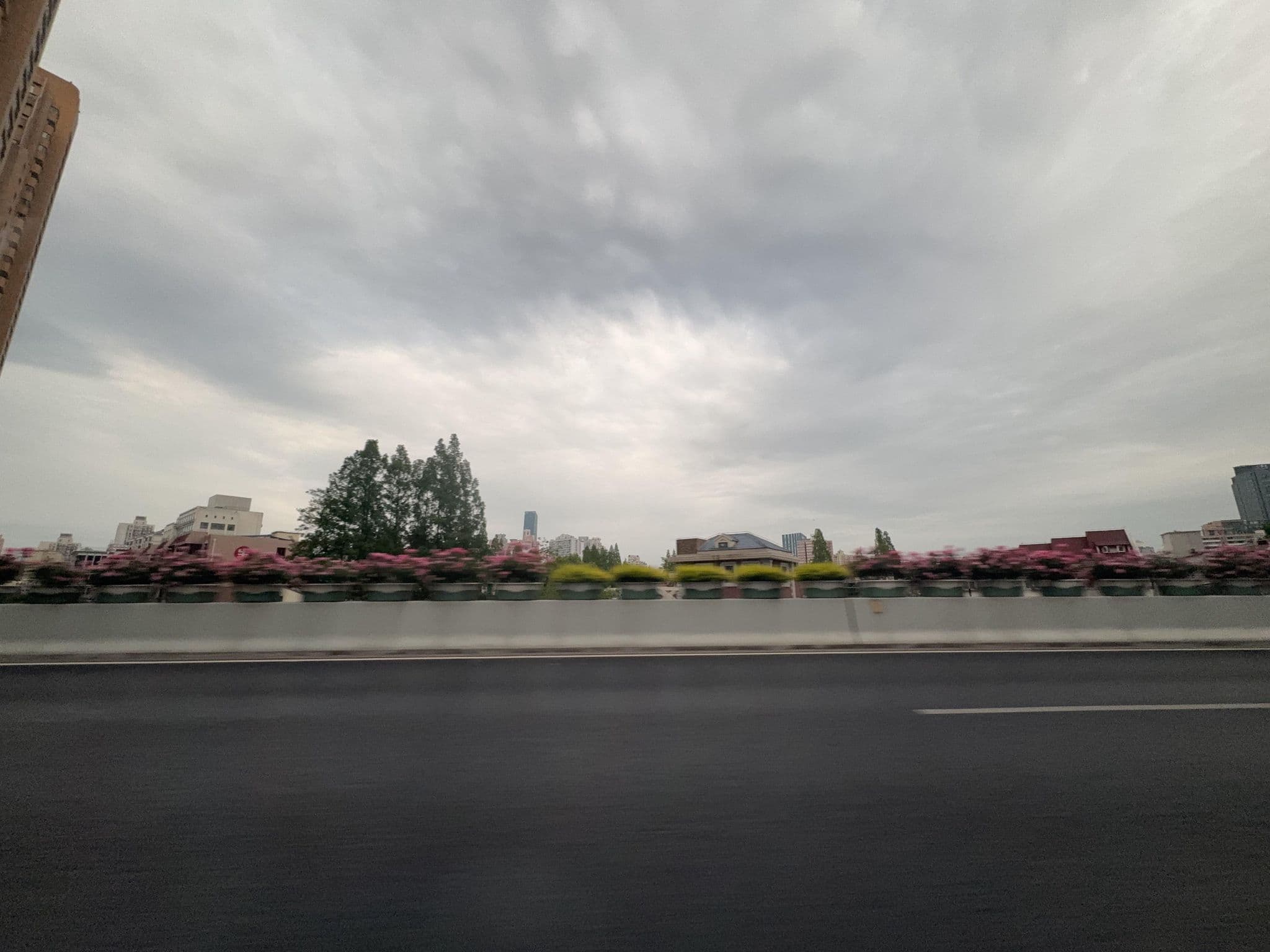 Street view near 汉庭连锁延安路店, Changning — © filipb (CC BY-SA · Mapillary)