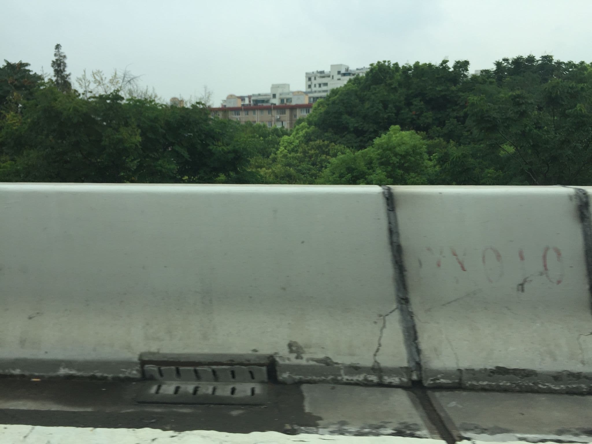 Street view near 上海鋆都精选酒店, Qibao — © pLyMiEwGpWDLryMacQzo (CC BY-SA · Mapillary)