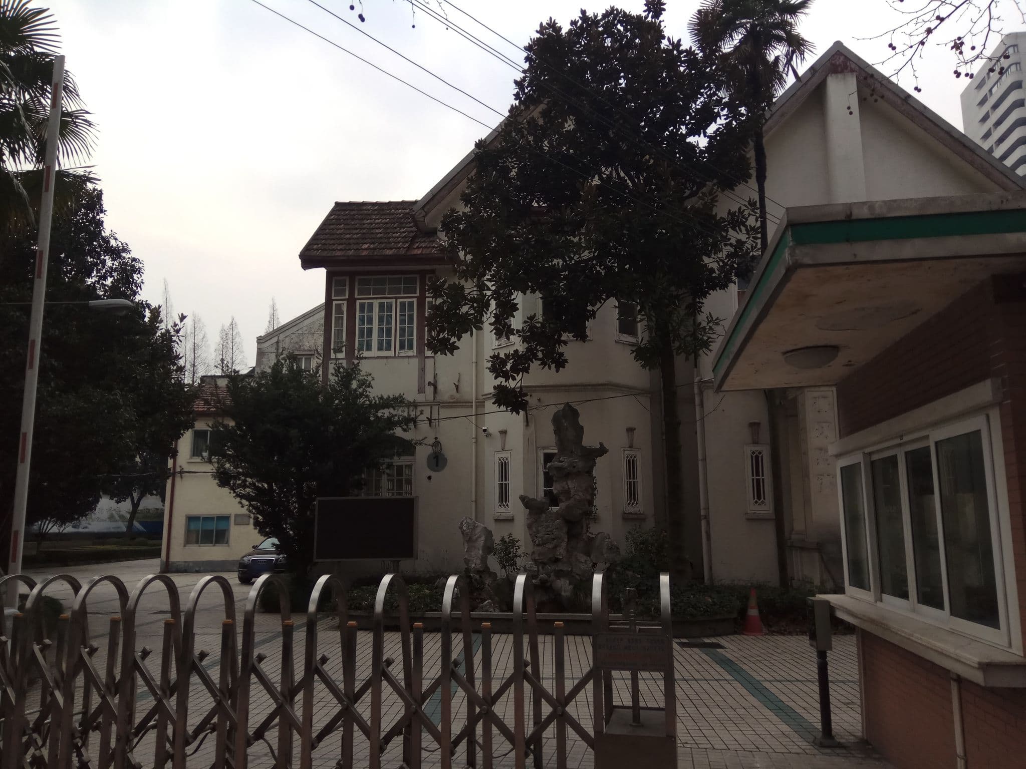 Street view near Woplus Hostel, Shanghai — © adflkys (CC BY-SA · Mapillary)