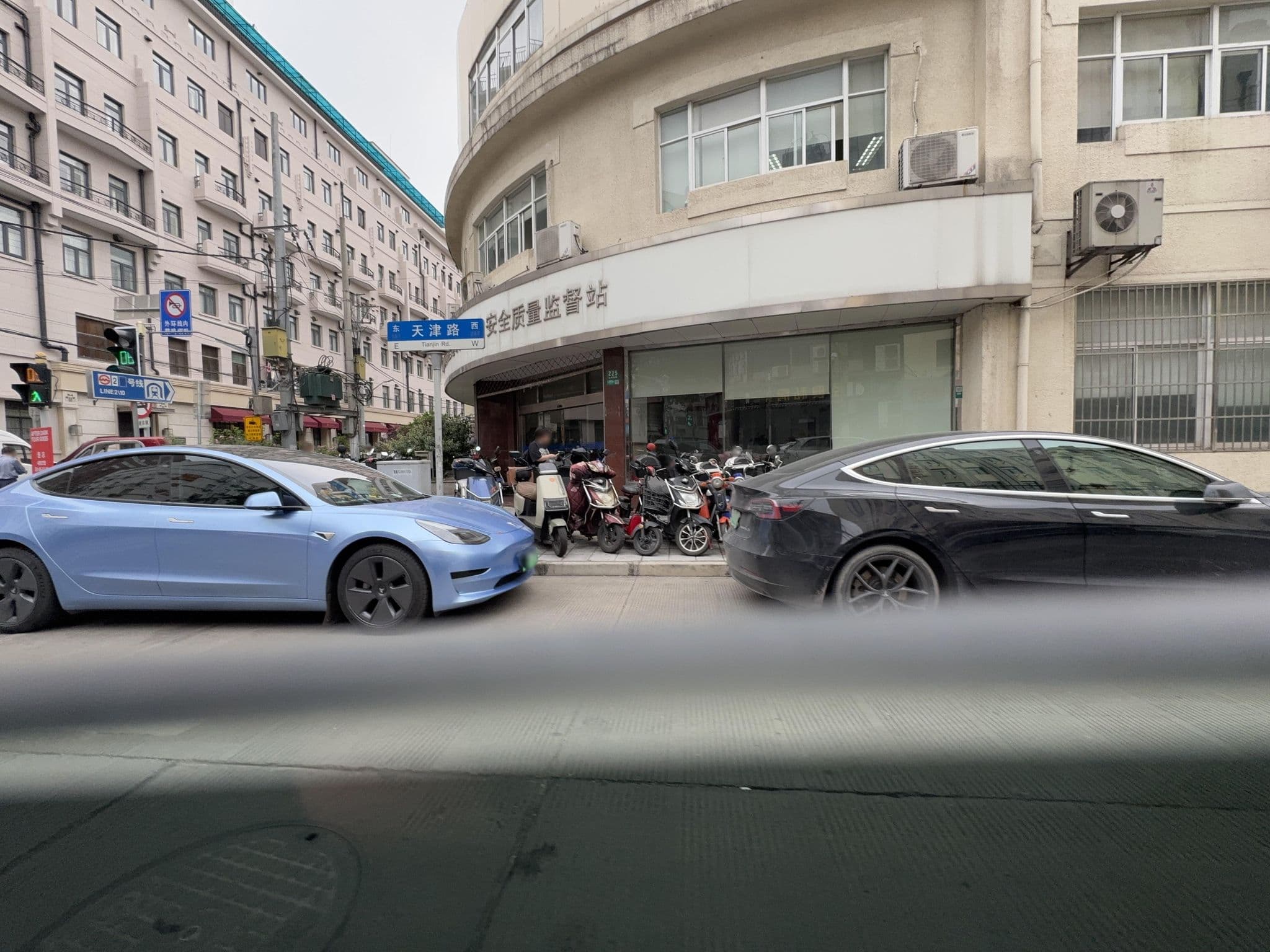 Street view near 如家快捷酒店, Huangpu — © filipb (CC BY-SA · Mapillary)