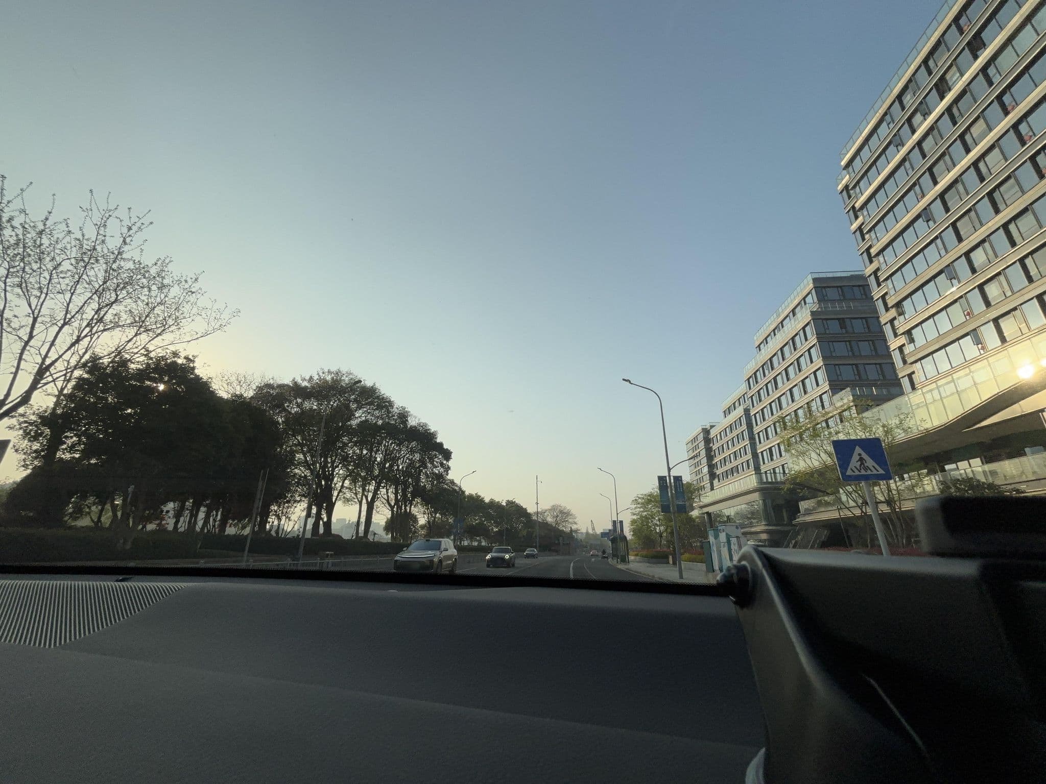 Street view near 桔子酒店, Ningbo — © heyyegetctdssdbeh (CC BY-SA · Mapillary)