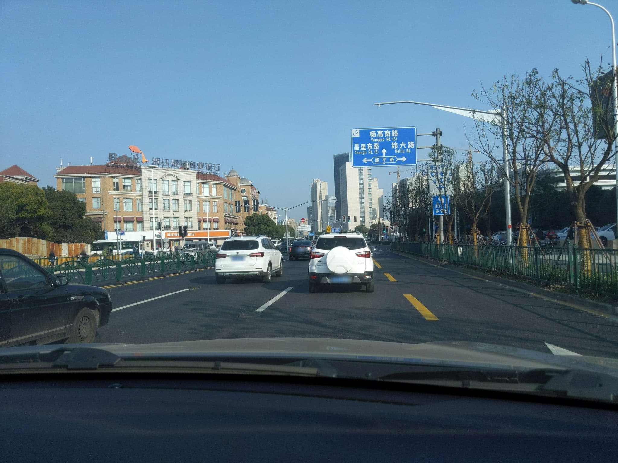 Street view near Ibis Shanghai Expo, Xuhui — © artoria2e5 (CC BY-SA · Mapillary)