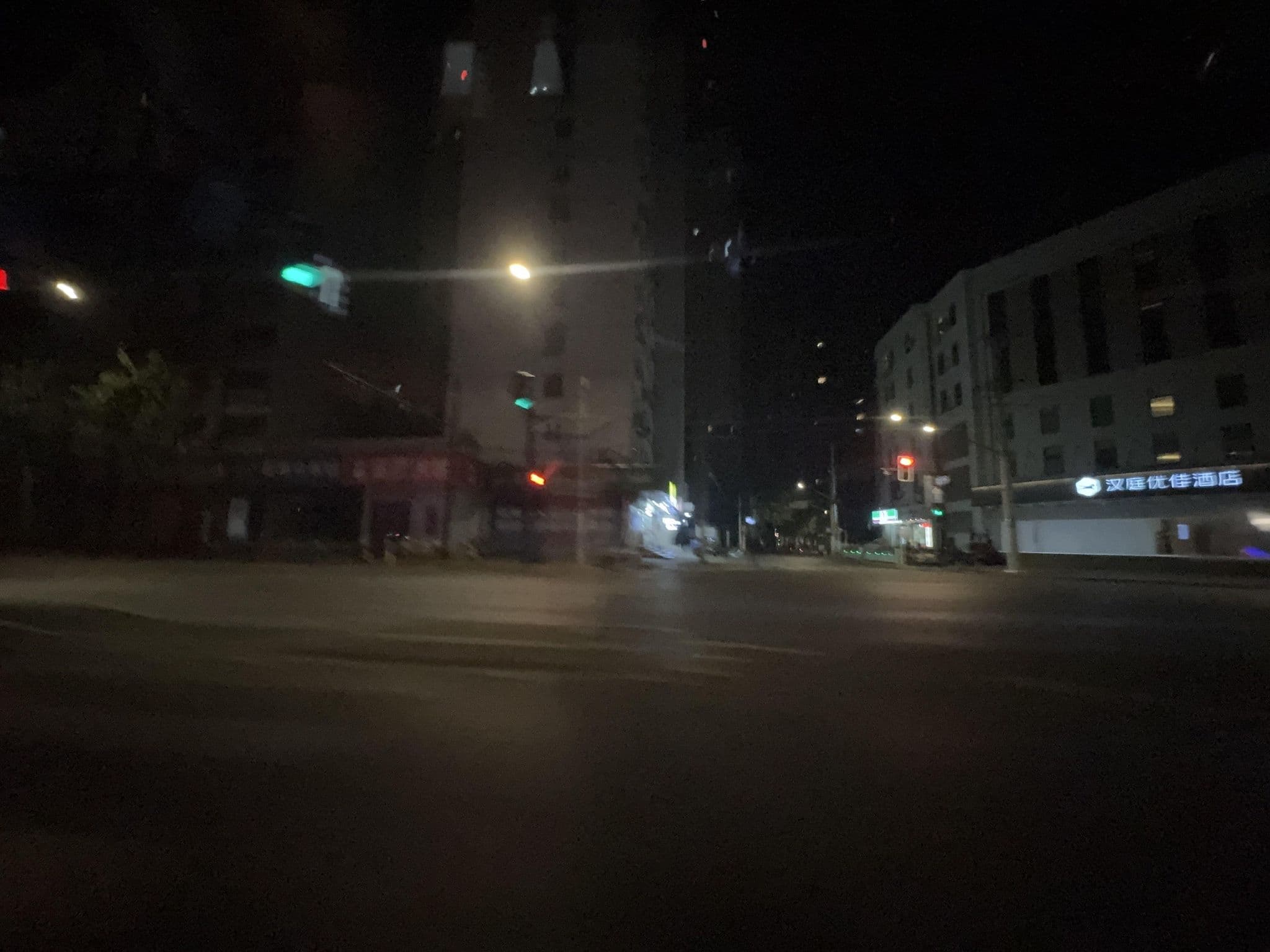 Street view near 汉庭快捷酒店 HanTing Express, Shanghai — © filipb (CC BY-SA · Mapillary)