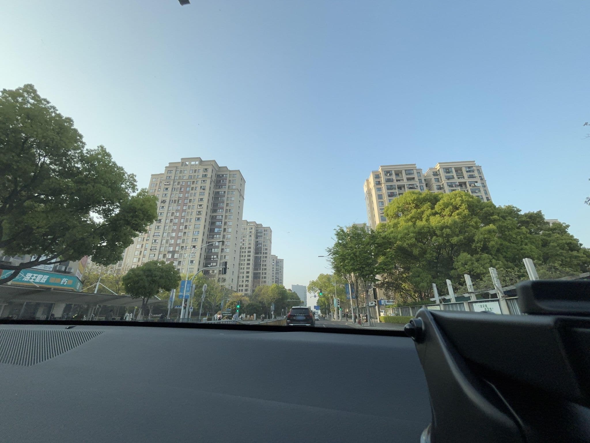 Street view near 宁波江北鑫洲小宾馆, Ningbo — © heyyegetctdssdbeh (CC BY-SA · Mapillary)