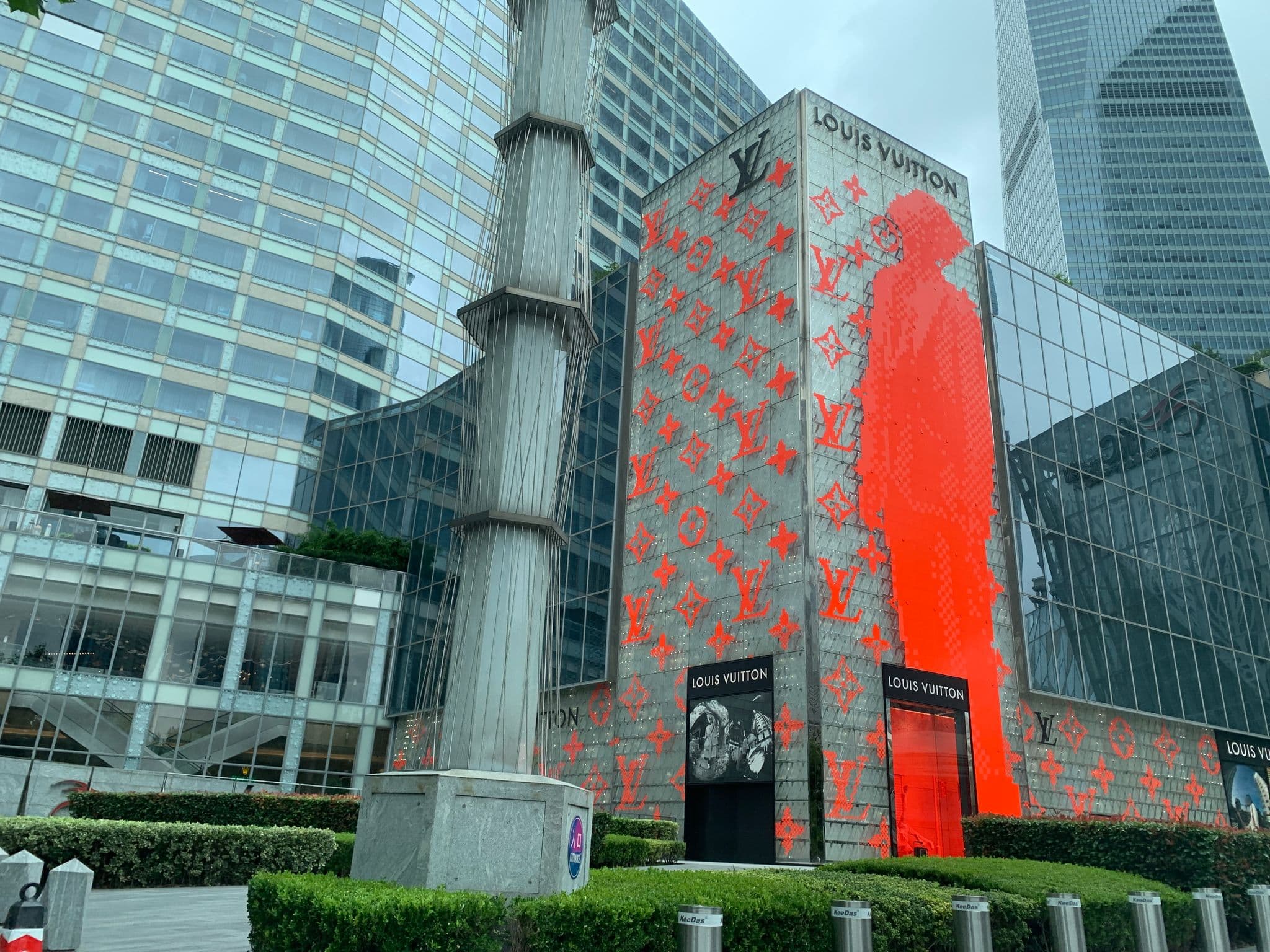 Street view near 国金汇 ifc Residence, Pudong — © pLyMiEwGpWDLryMacQzo (CC BY-SA · Mapillary)