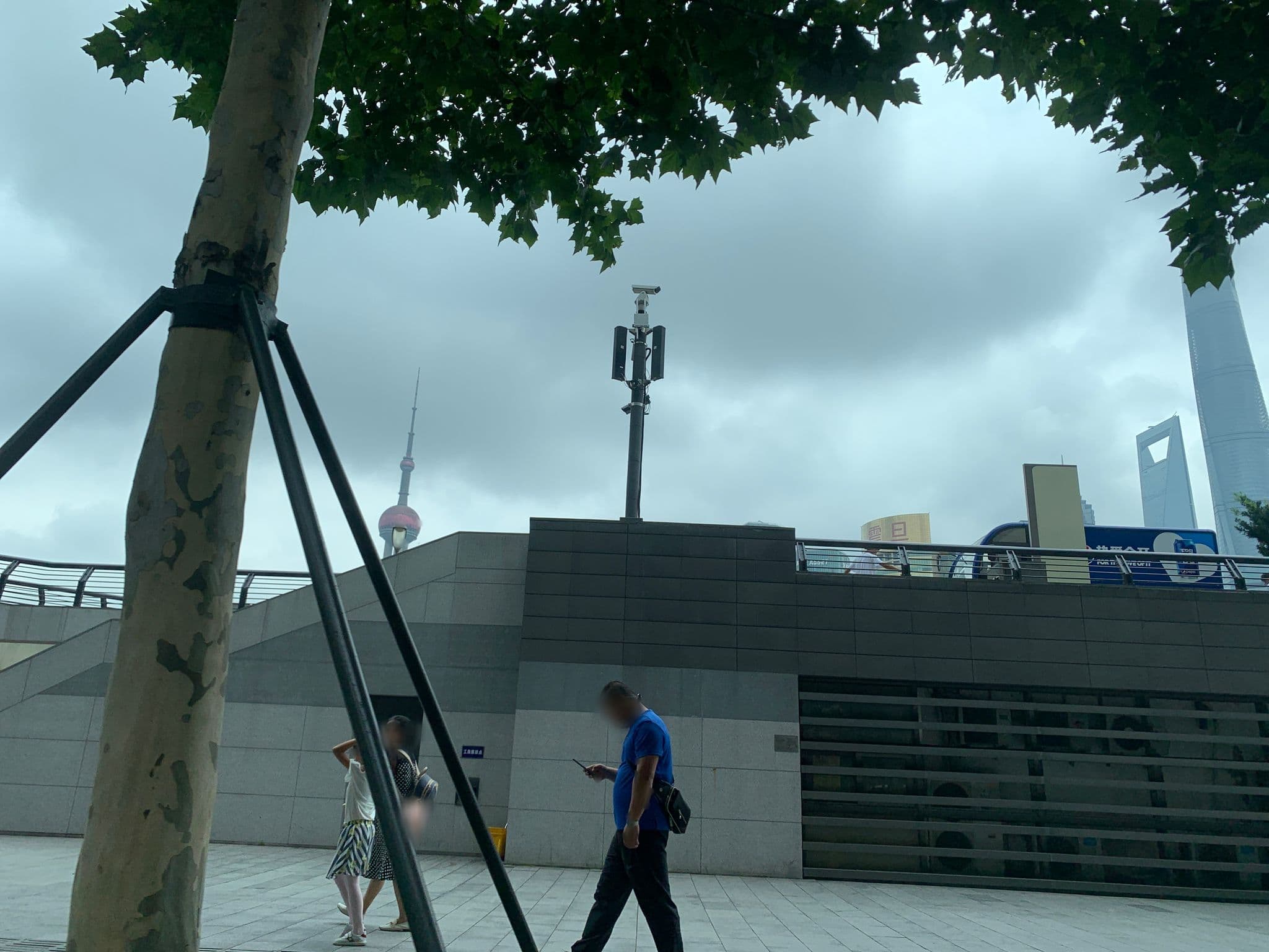 Street view near Suite 2000 Br, Huangpu — © pLyMiEwGpWDLryMacQzo (CC BY-SA · Mapillary)