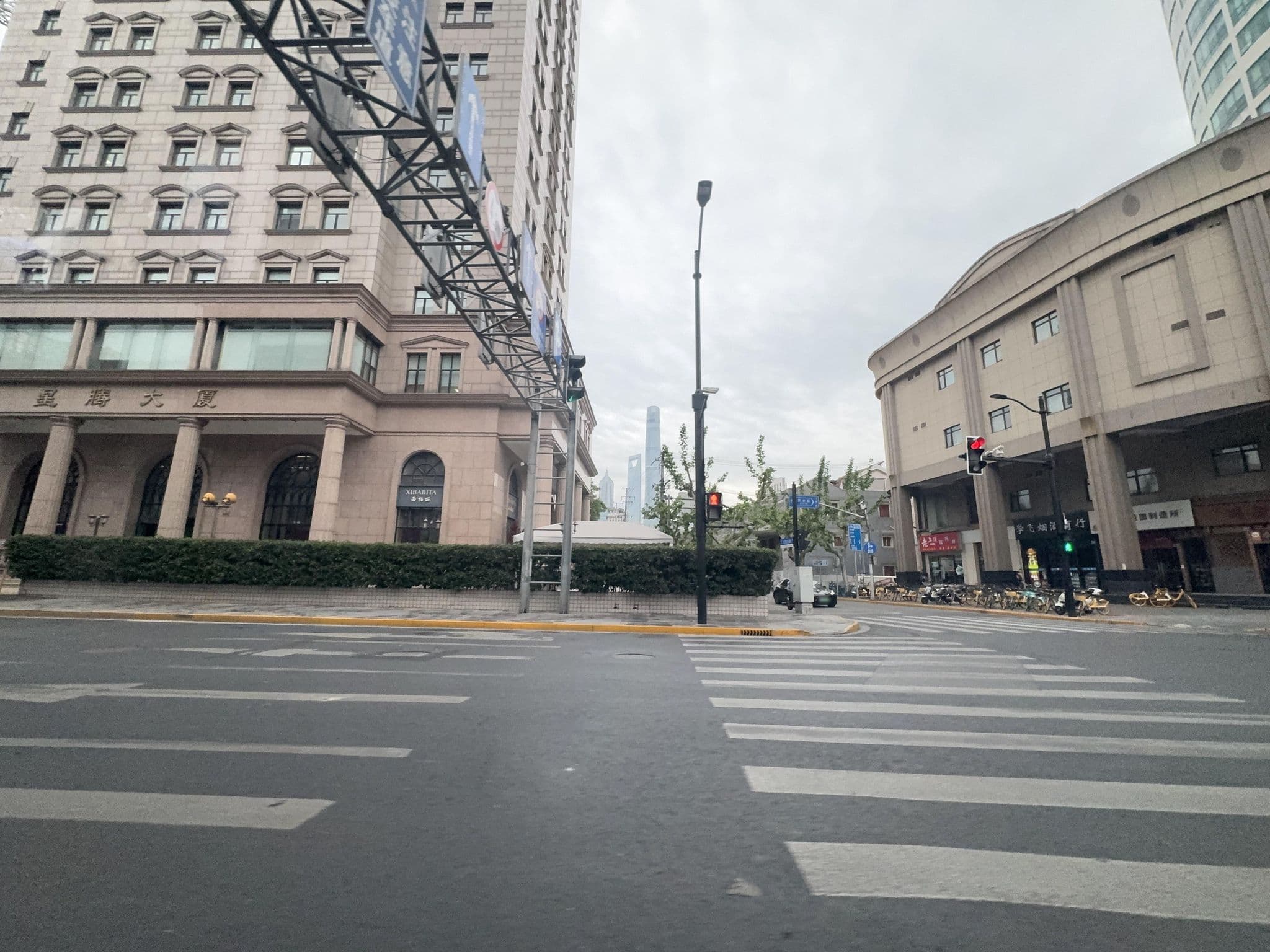 Street view near Pod Inn, Huangpu — © filipb (CC BY-SA · Mapillary)
