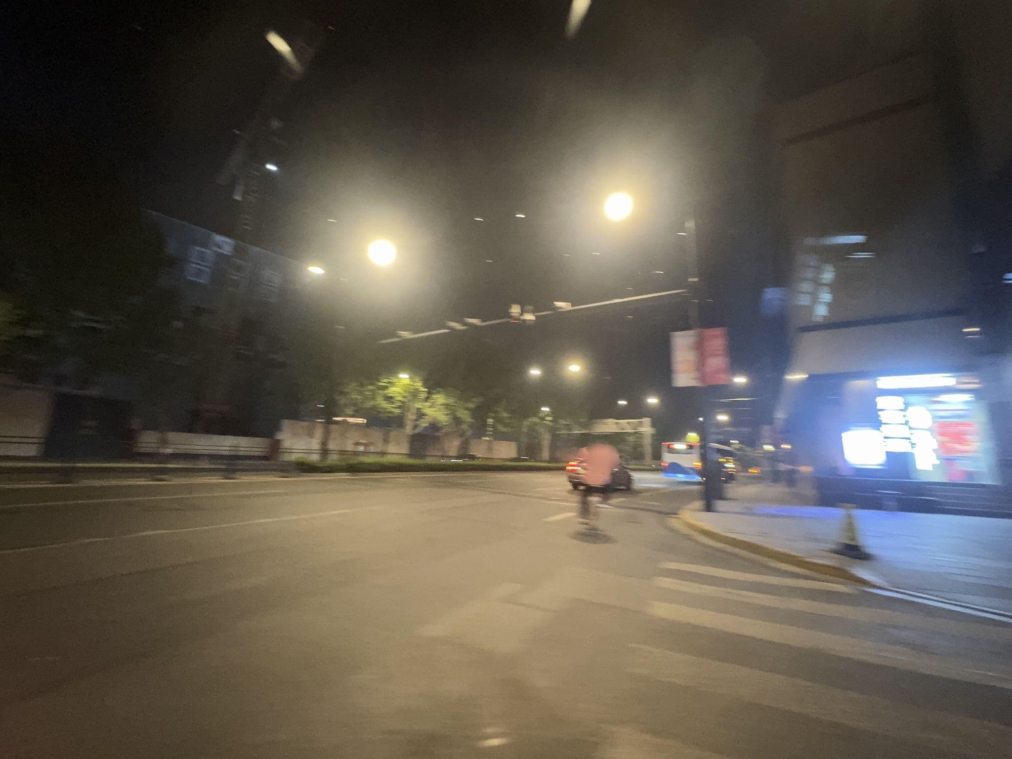 Street view near 上海中星君亭酒店 SSAW Hotel Shanghai, Huangpu — © filipb (CC BY-SA · Mapillary)