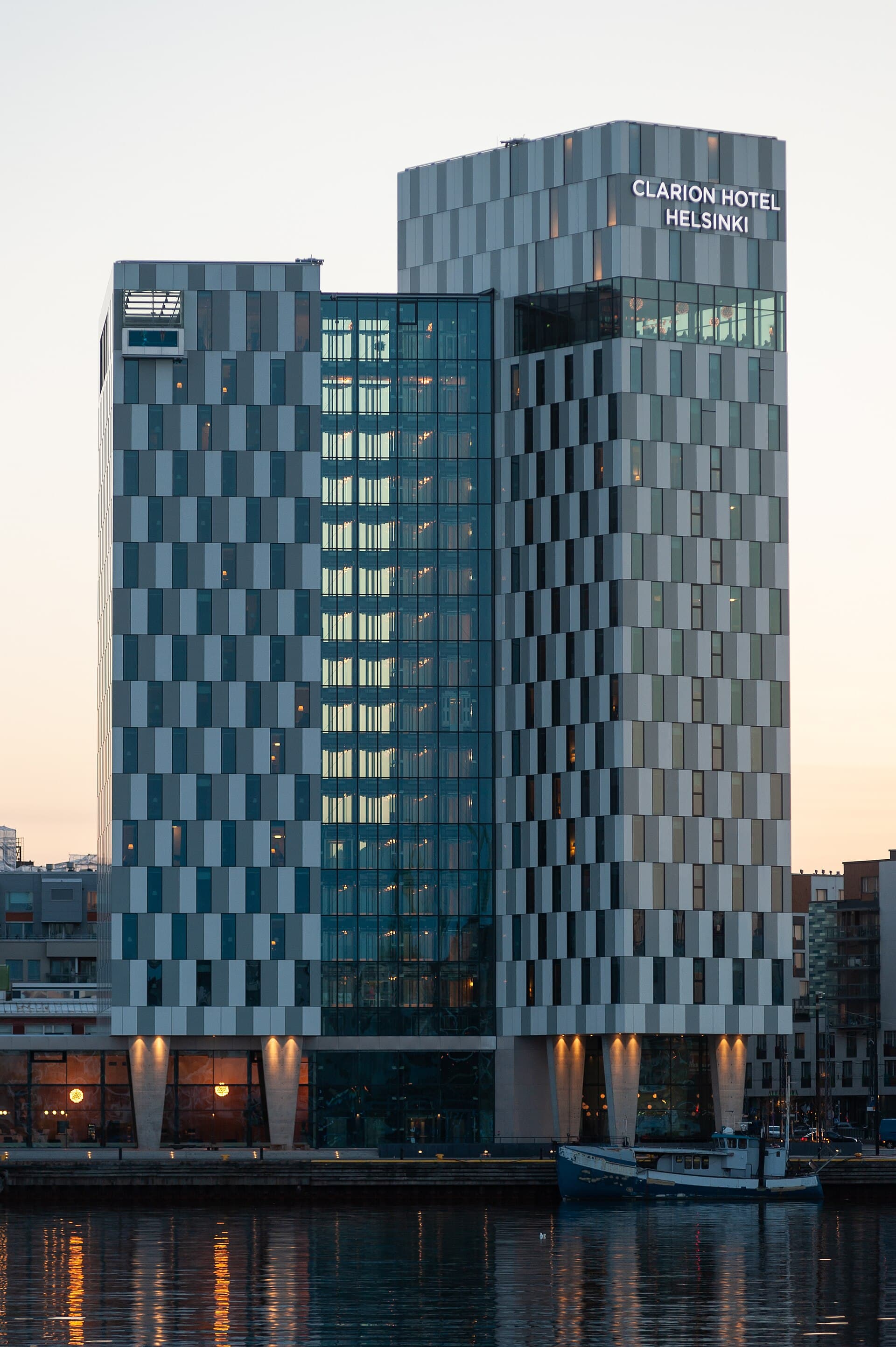 Clarion Hotel Helsinki (via Wikimedia Commons, CC BY-SA 4.0)